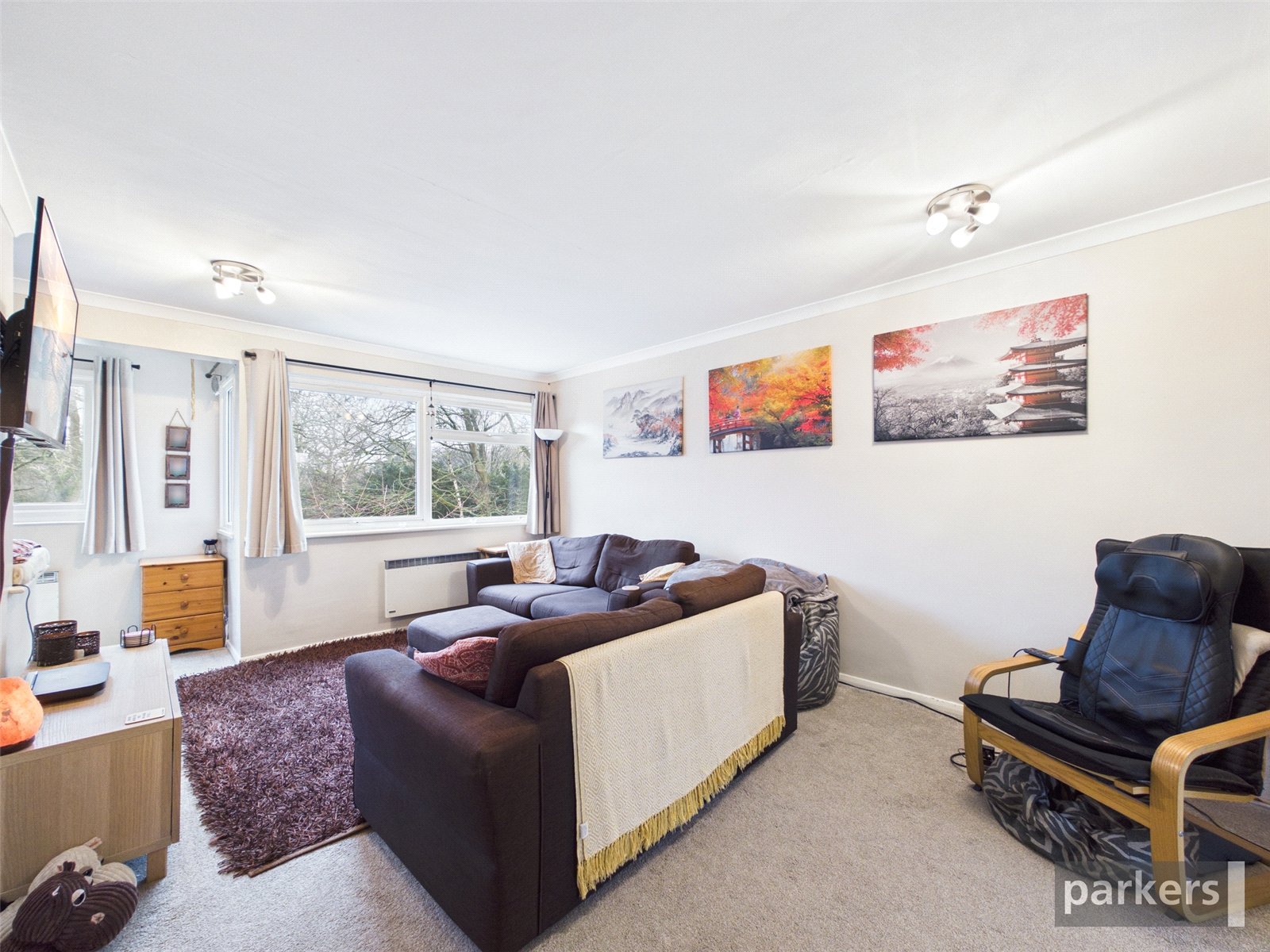 2 bedroom Flat for sale in Woodley, Reading, Berkshire