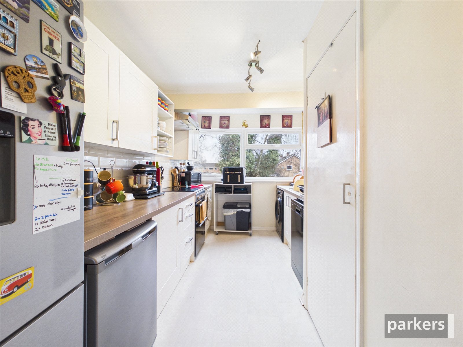 2 bedroom Flat for sale in Woodley, Reading, Berkshire