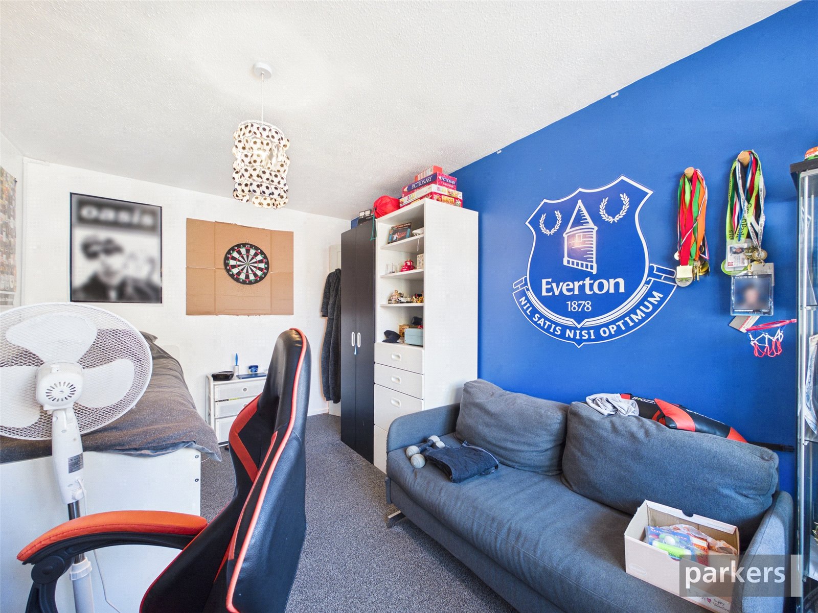 4 bedroom Bungalow for sale in Woodley, Reading