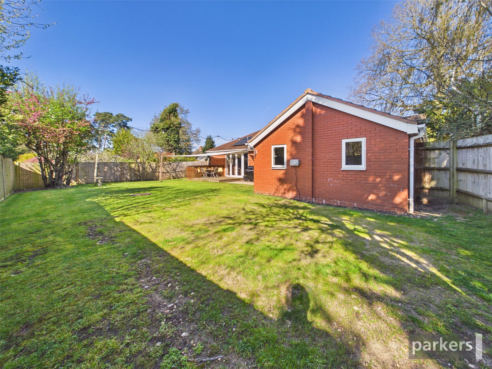 4 bedroom Bungalow for sale in Woodley, Reading