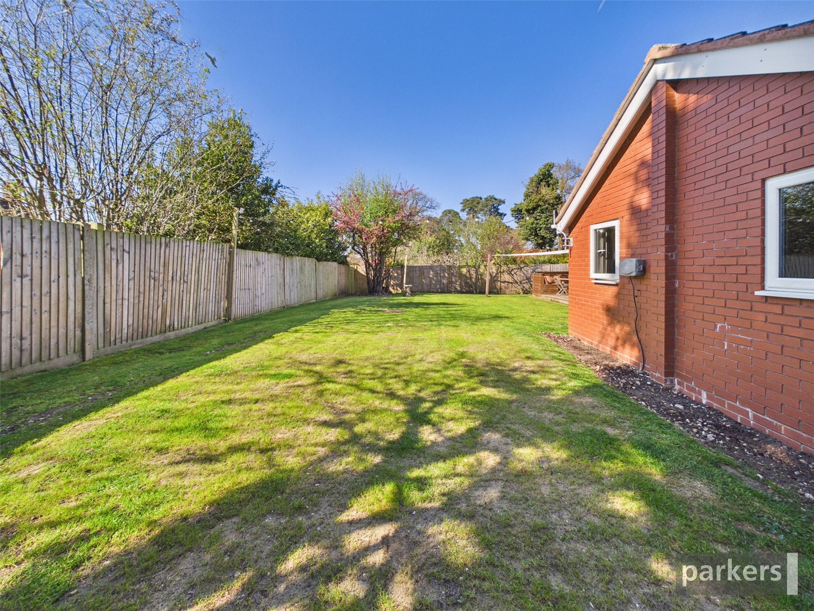 4 bedroom Bungalow for sale in Woodley, Reading