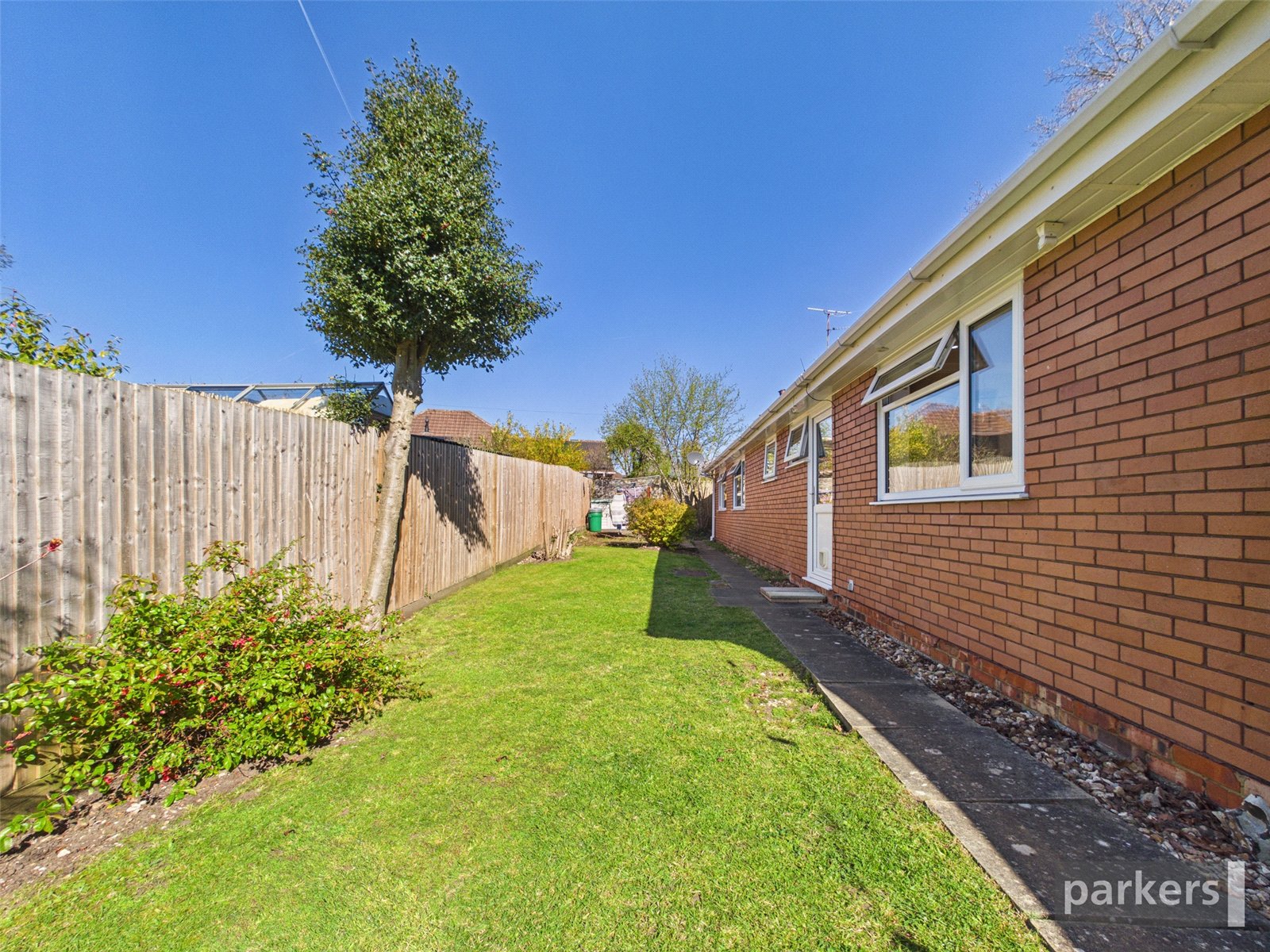 4 bedroom Bungalow for sale in Woodley, Reading
