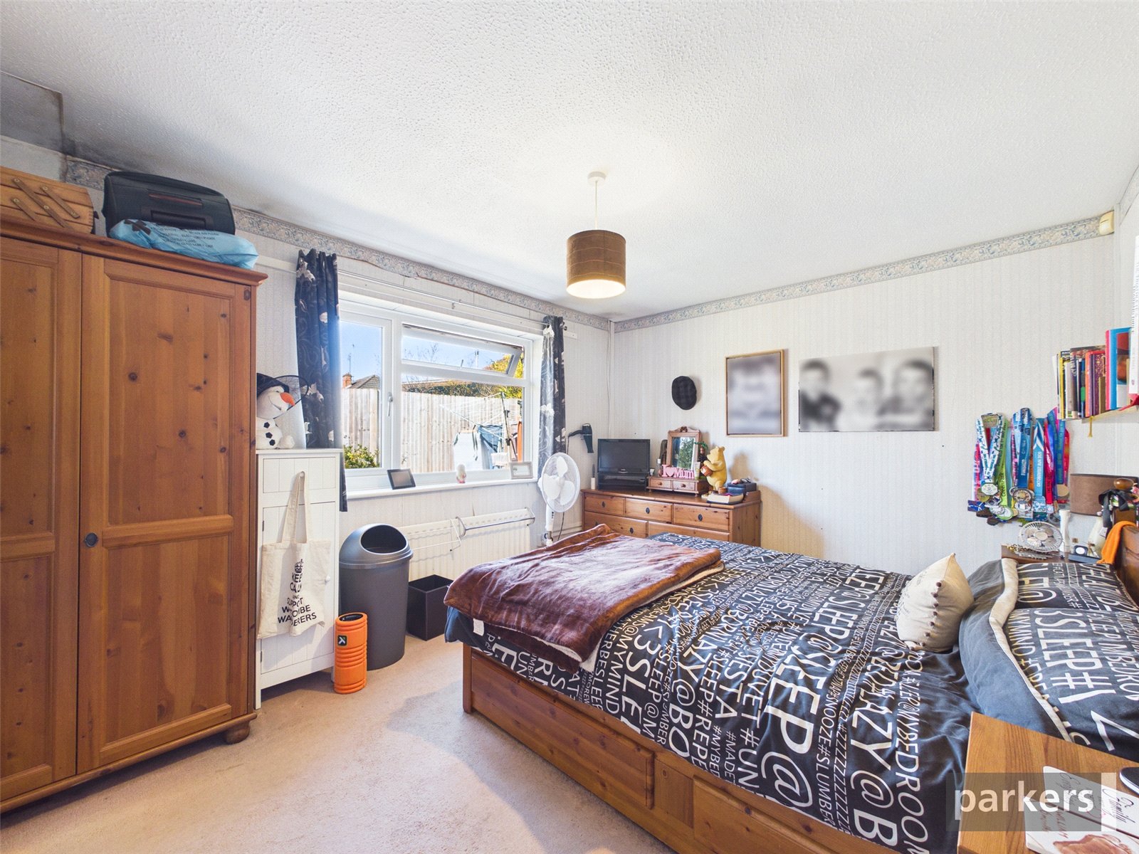 4 bedroom Bungalow for sale in Woodley, Reading