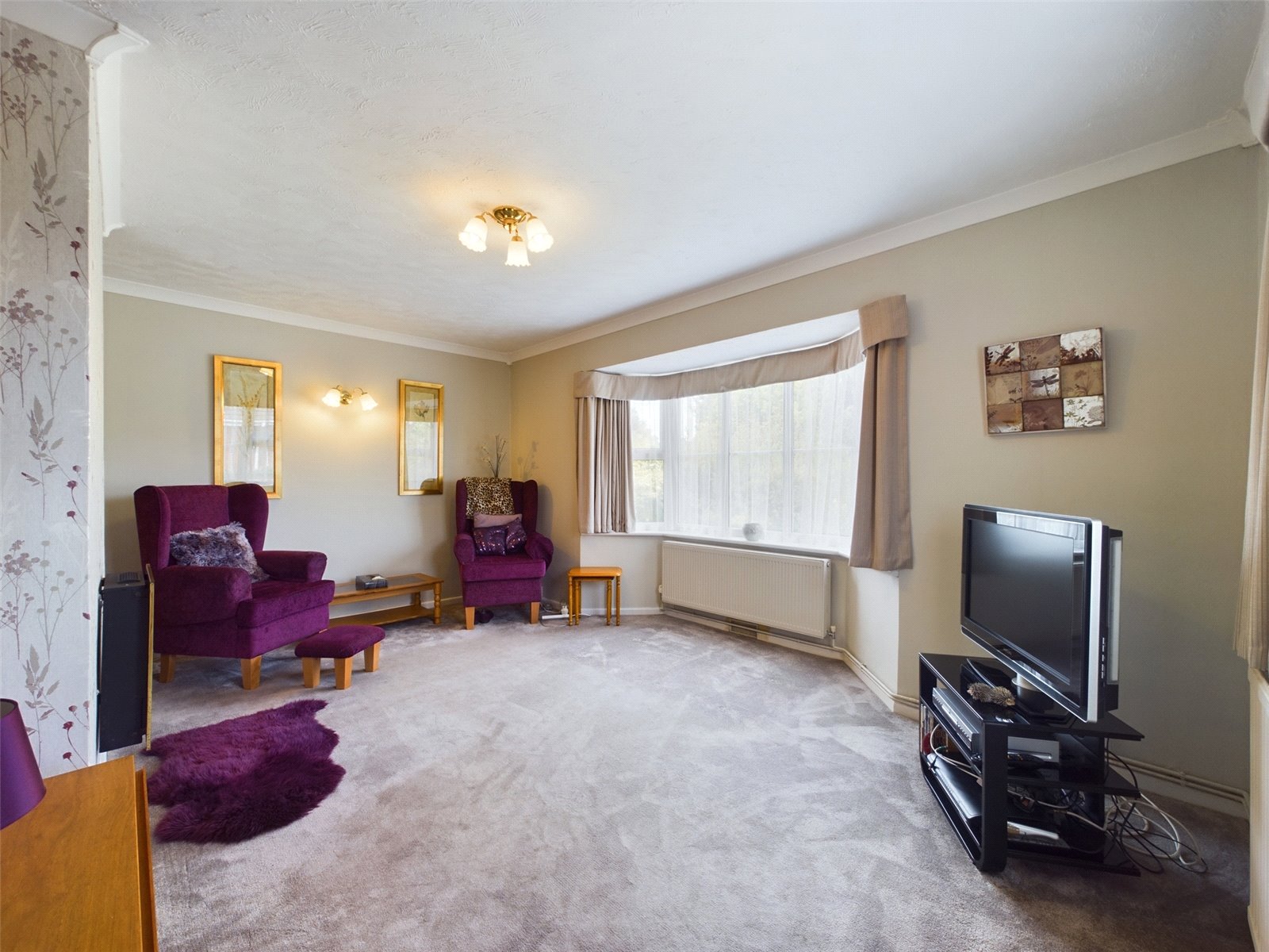 2 bedroom Bungalow for sale in Woodley, Reading, Berkshire