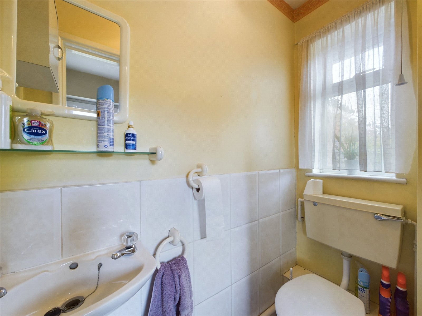 2 bedroom Bungalow for sale in Woodley, Reading, Berkshire