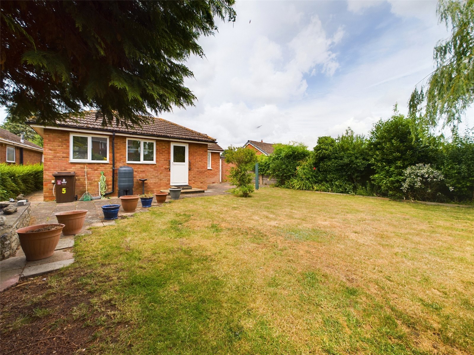 2 bedroom Bungalow for sale in Woodley, Reading, Berkshire