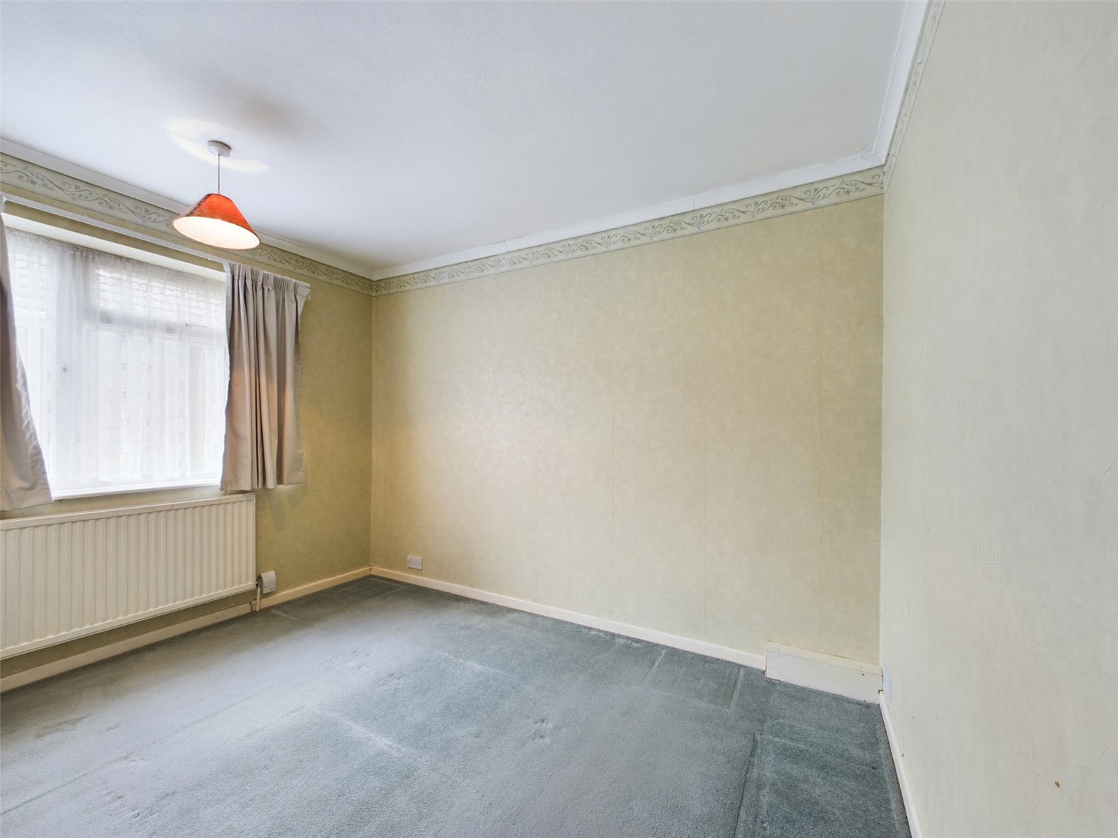 2 bedroom Bungalow for sale in Woodley, Reading, Berkshire