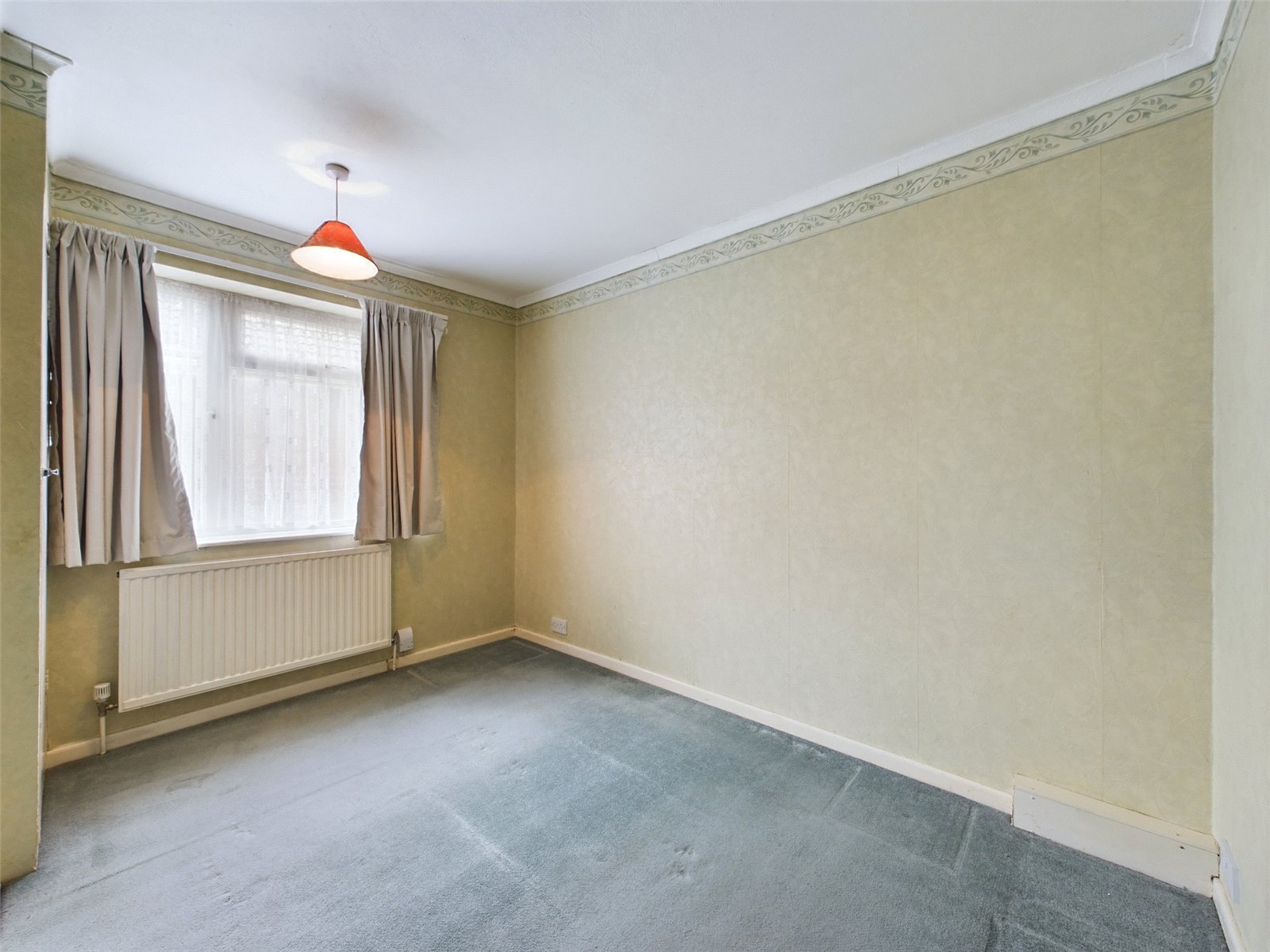 2 bedroom Bungalow for sale in Woodley, Reading, Berkshire