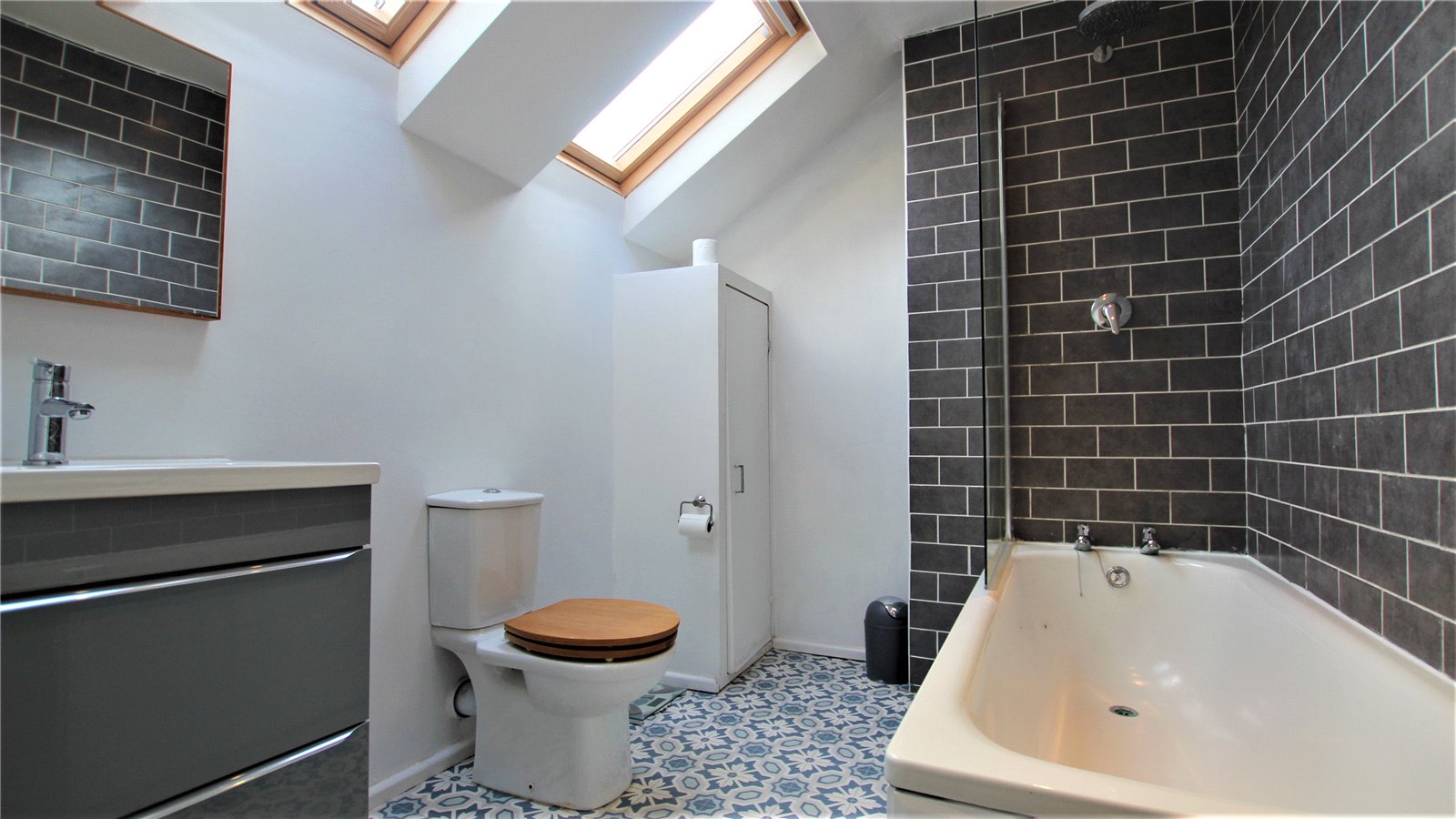 2 bedroom House to let in Reading, Berkshire