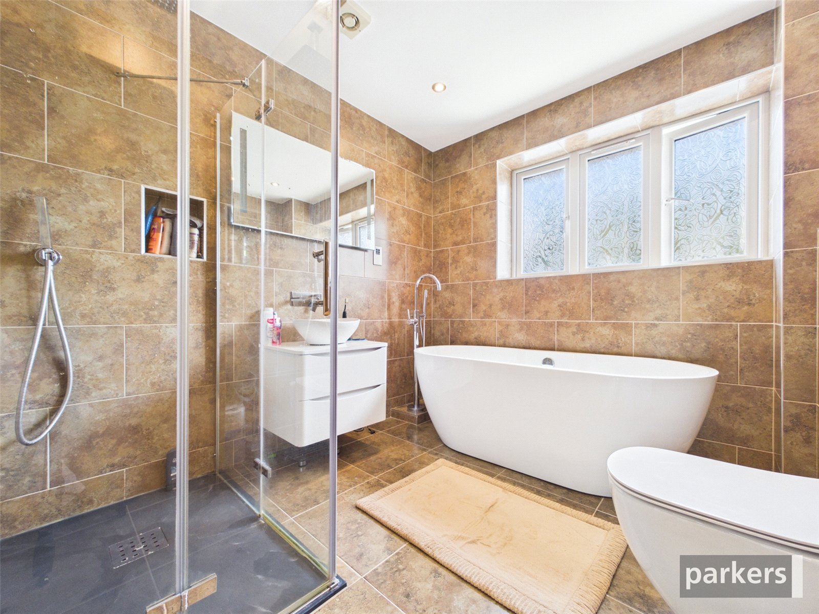 4 bedroom House for sale in Woodley, Reading, Berkshire