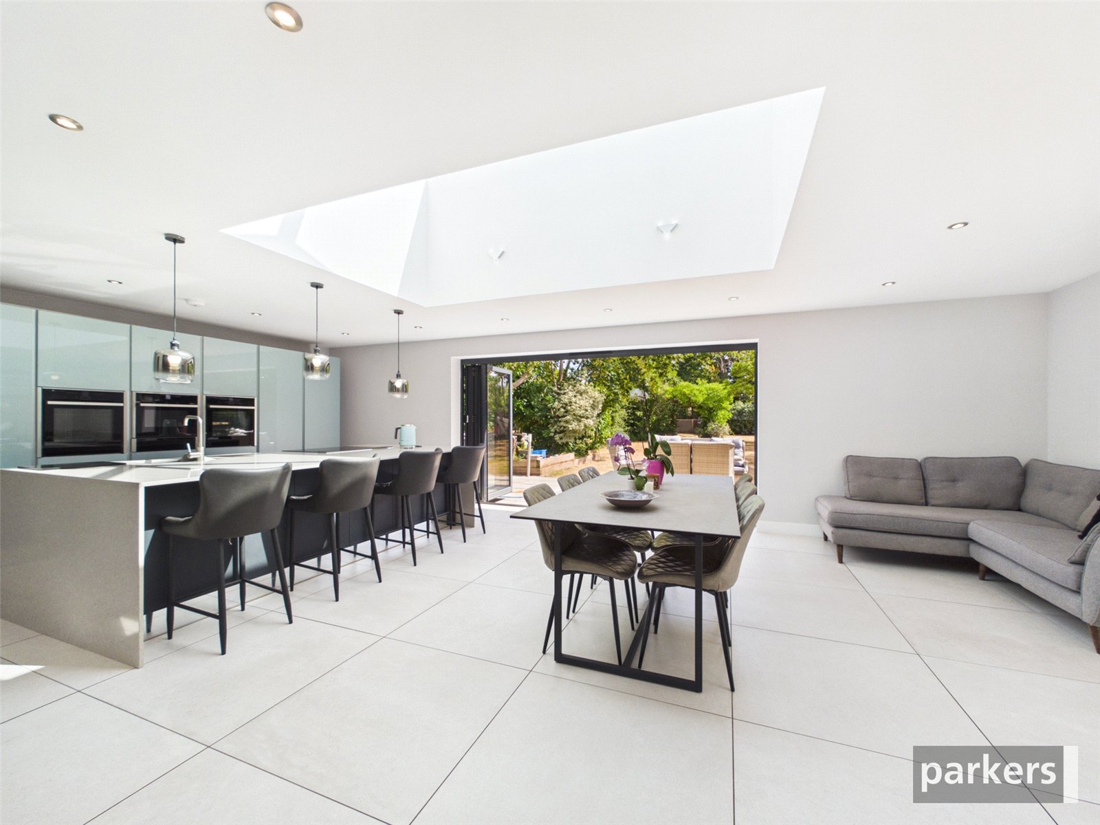 4 bedroom House for sale in Woodley, Reading, Berkshire