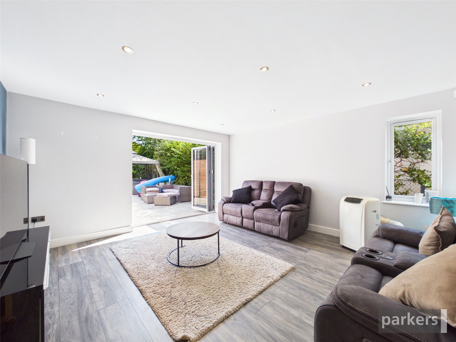 4 bedroom House for sale in Woodley, Reading, Berkshire