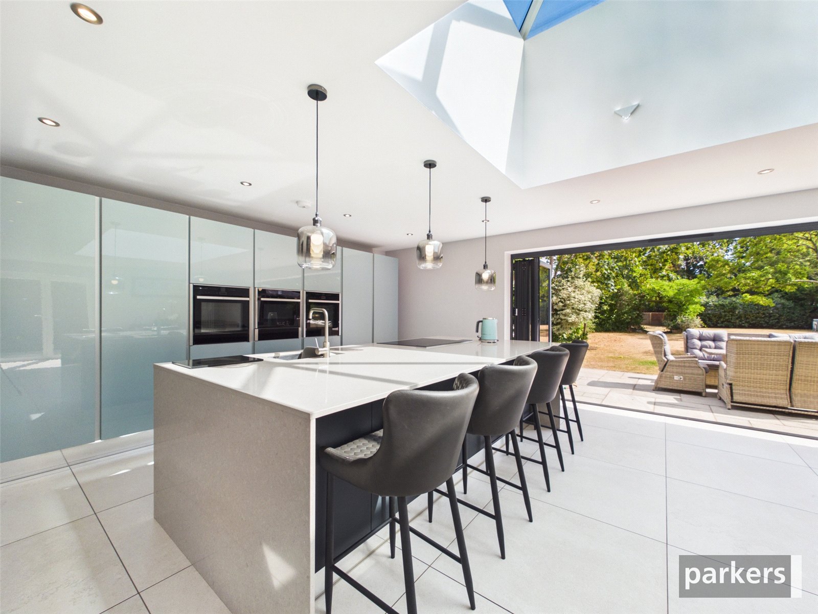 4 bedroom House for sale in Woodley, Reading, Berkshire