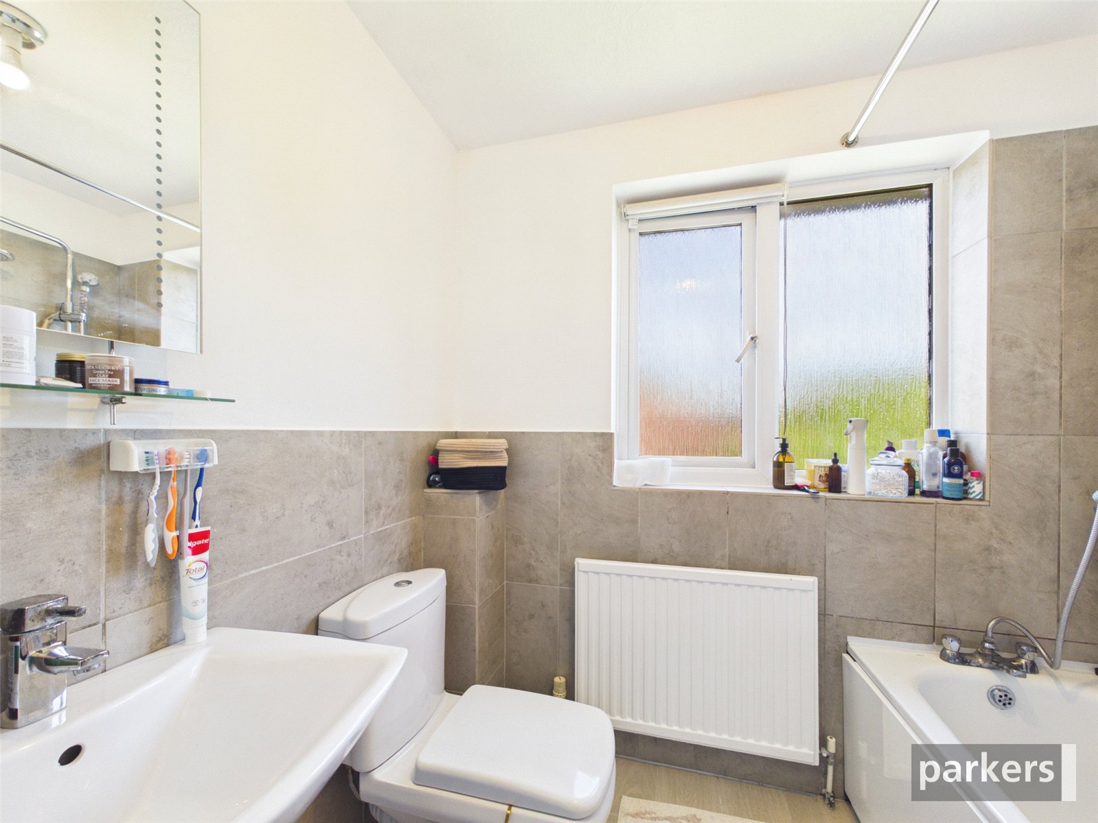 4 bedroom House for sale in Winnersh, RG41 5TG
