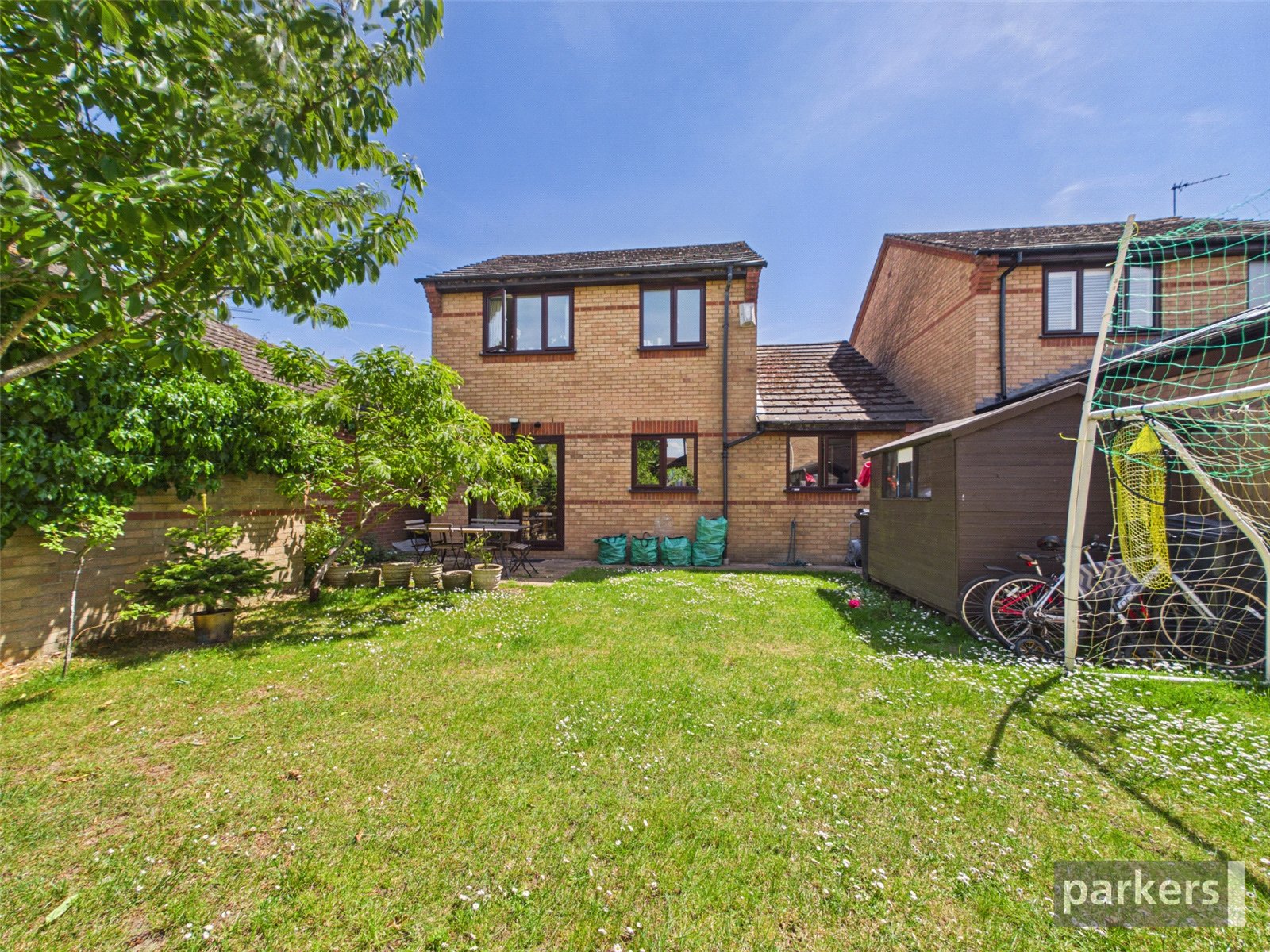 4 bedroom House for sale in Winnersh, RG41 5TG