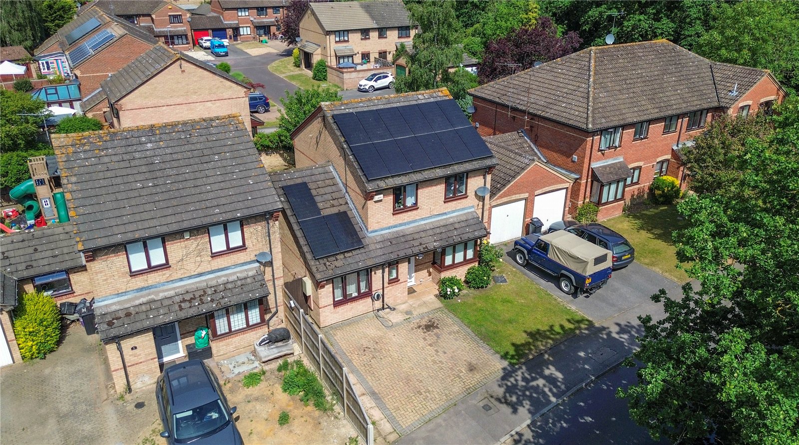 4 bedroom House for sale in Winnersh, RG41 5TG