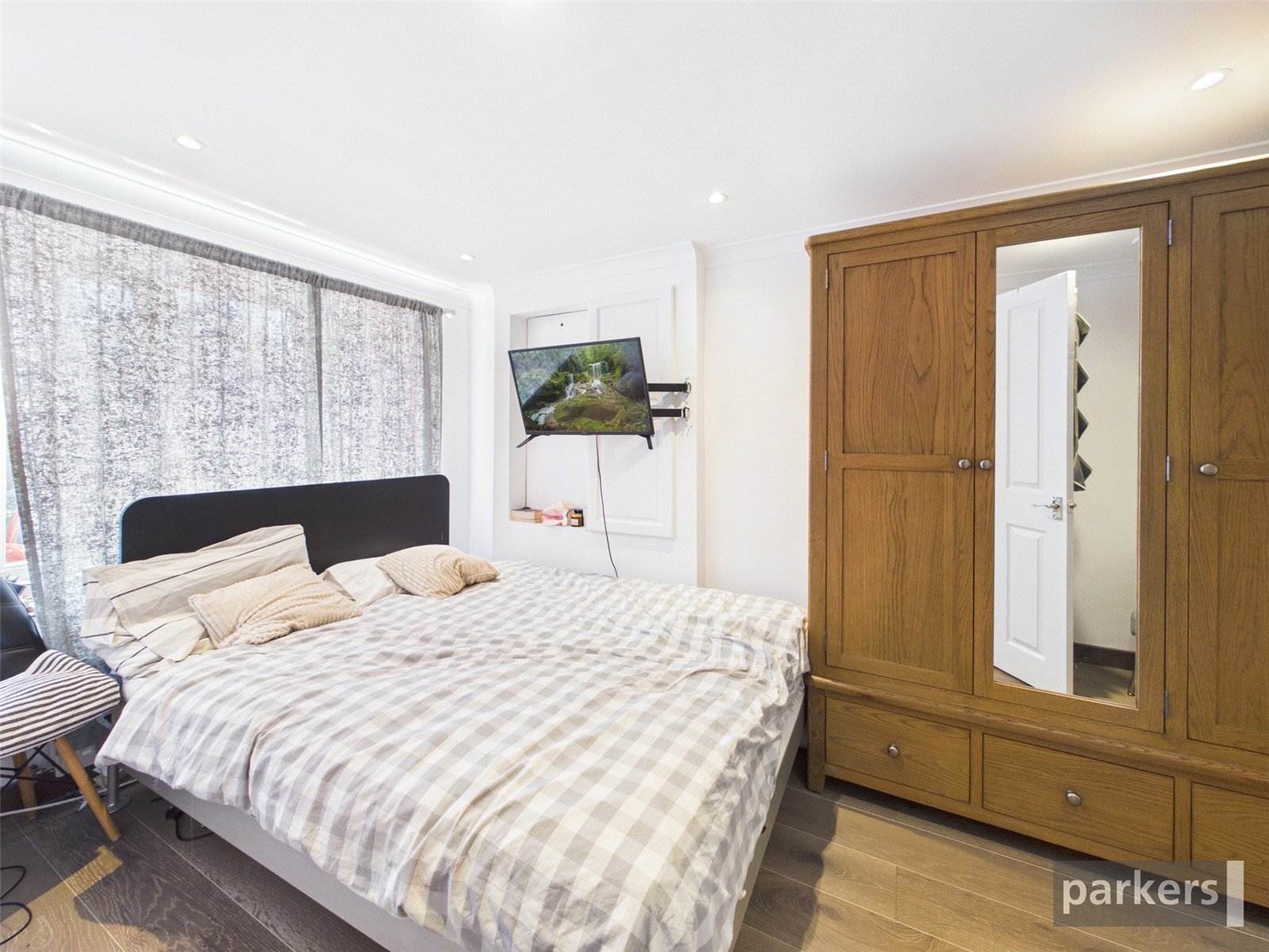 4 bedroom House for sale in Winnersh, RG41 5TG