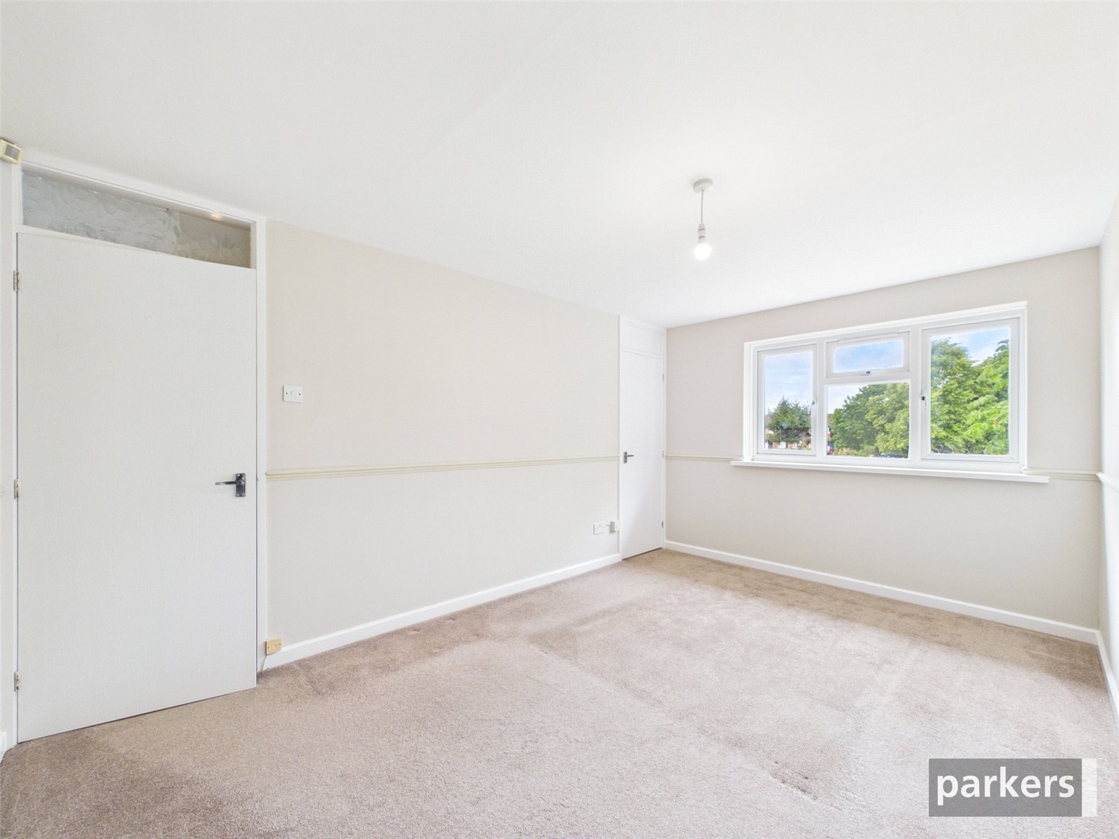 2 bedroom Flat for sale in Woodley, Reading, Berkshire