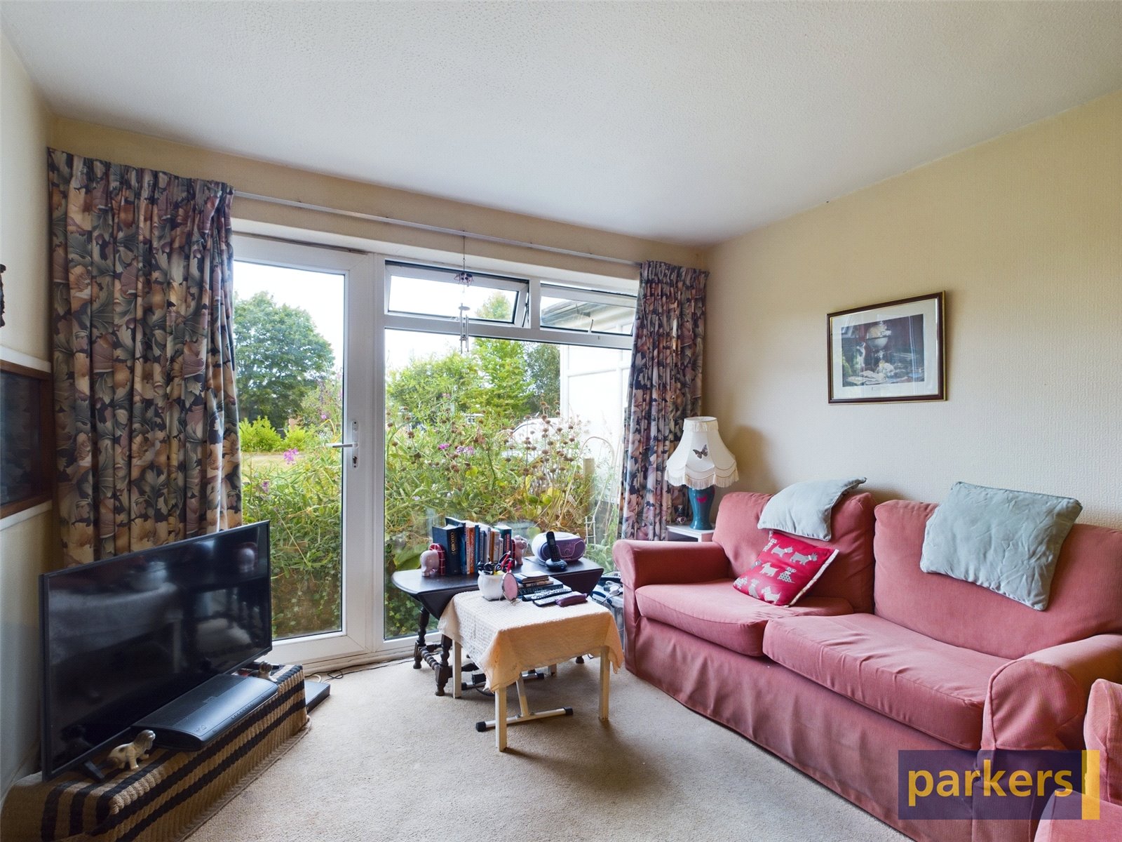2 bedroom Bungalow for sale in Woodley, Reading, Berkshire