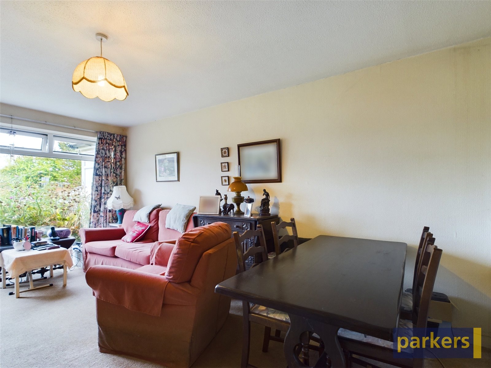 2 bedroom Bungalow for sale in Woodley, Reading, Berkshire