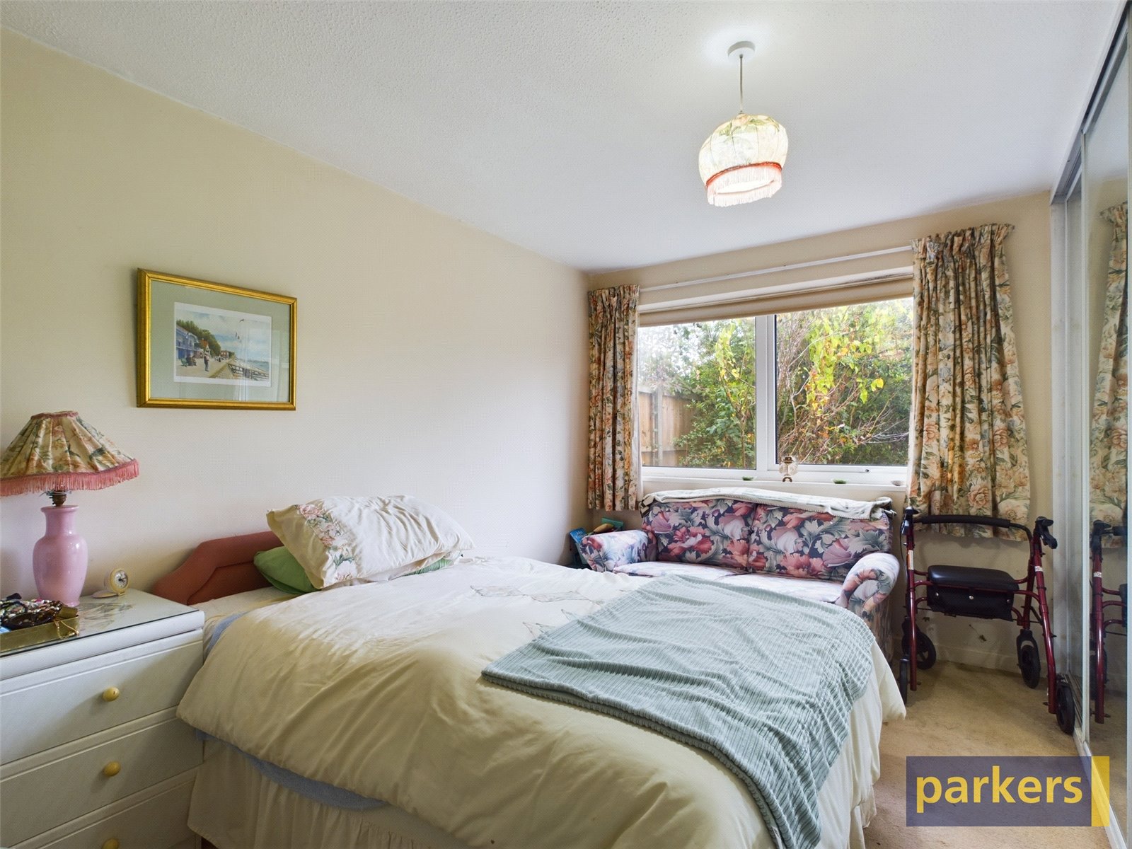 2 bedroom Bungalow for sale in Woodley, Reading, Berkshire
