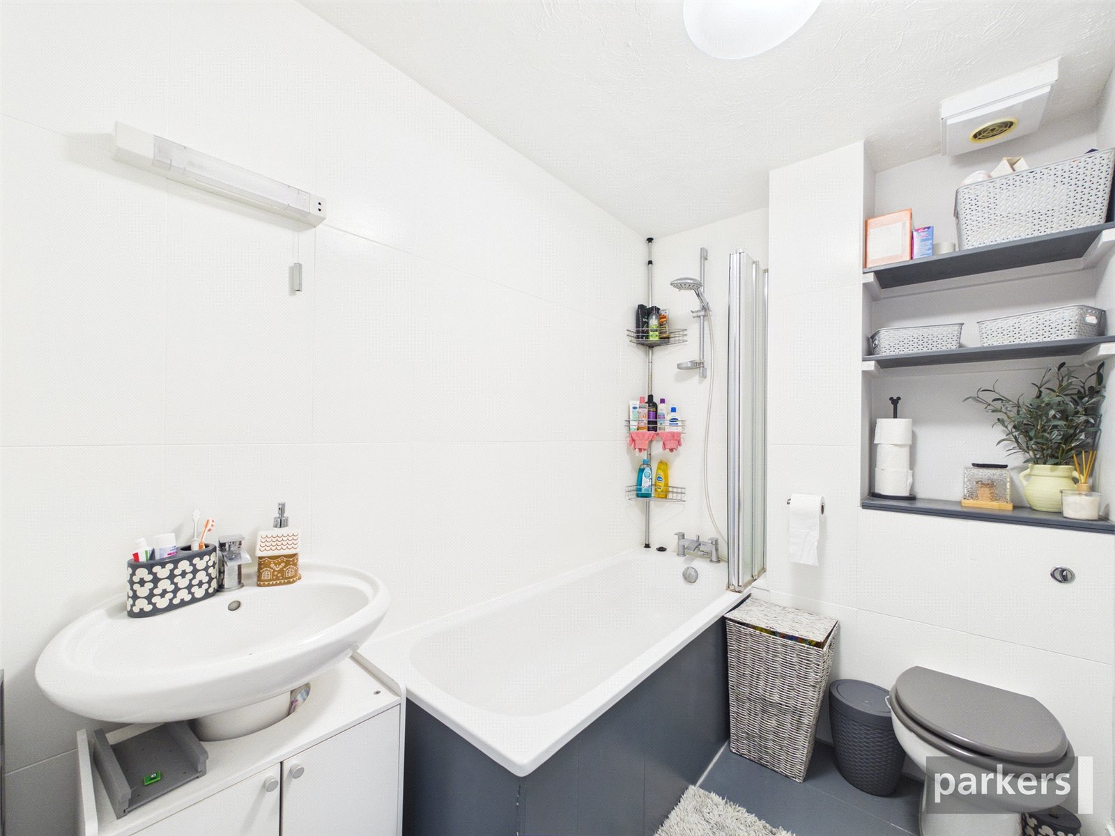 2 bedroom Flat for sale in Woodley, Reading, Berkshire