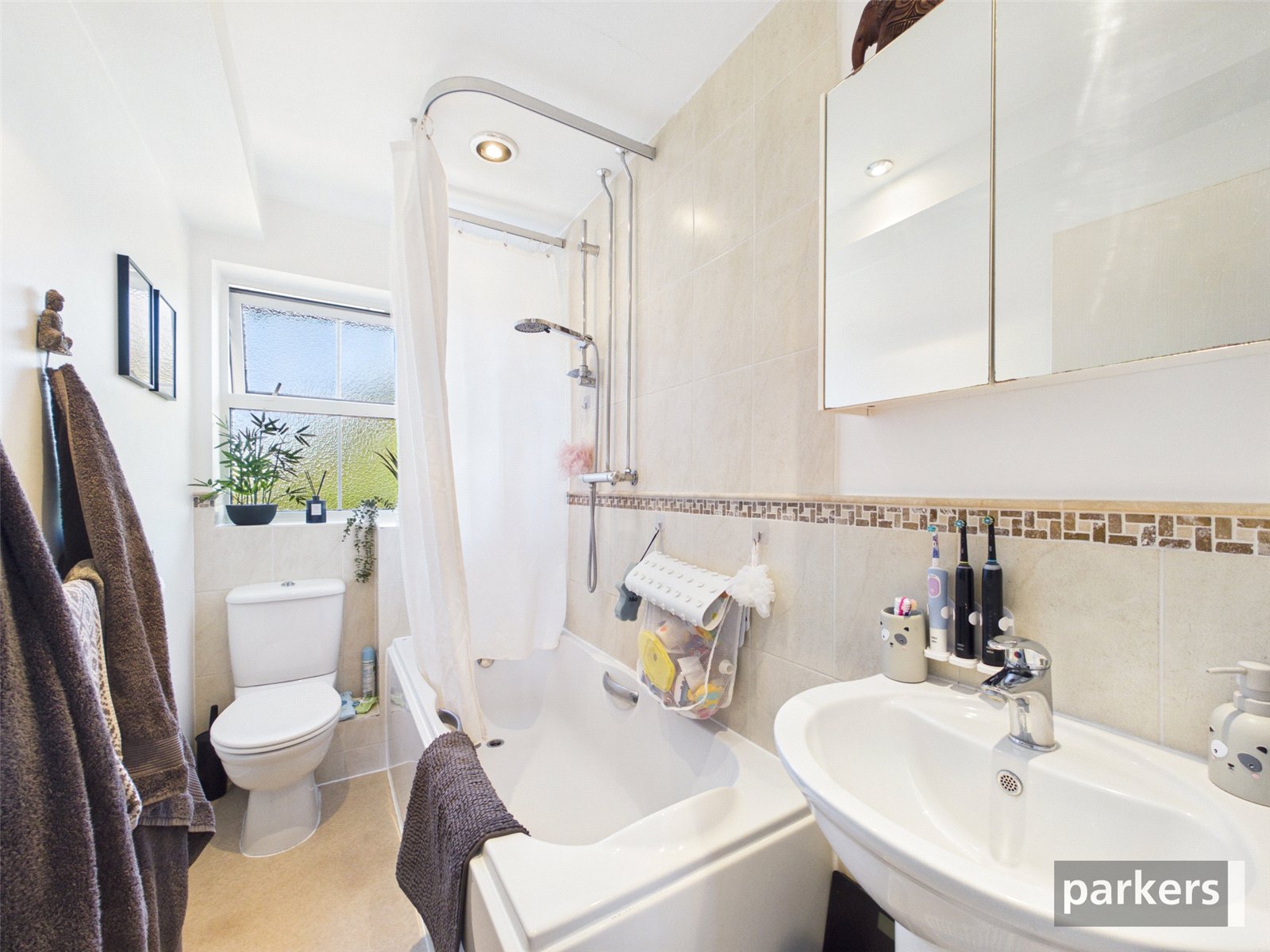 2 bedroom House for sale in Woodley, Reading, Berkshire