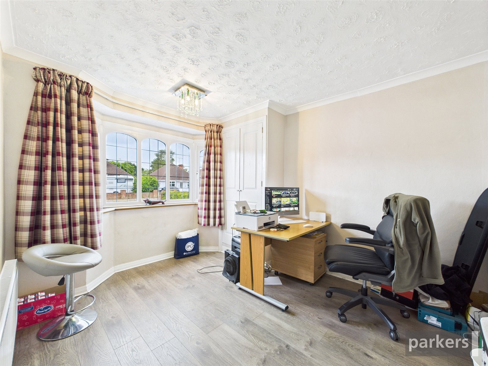 4 bedroom Bungalow for sale in Woodley, Reading, Berkshire