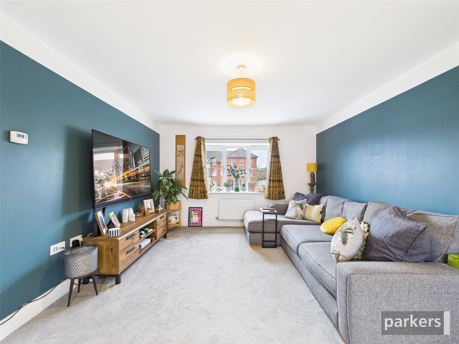 2 bedroom Flat for sale in Woodley, Reading, Berkshire