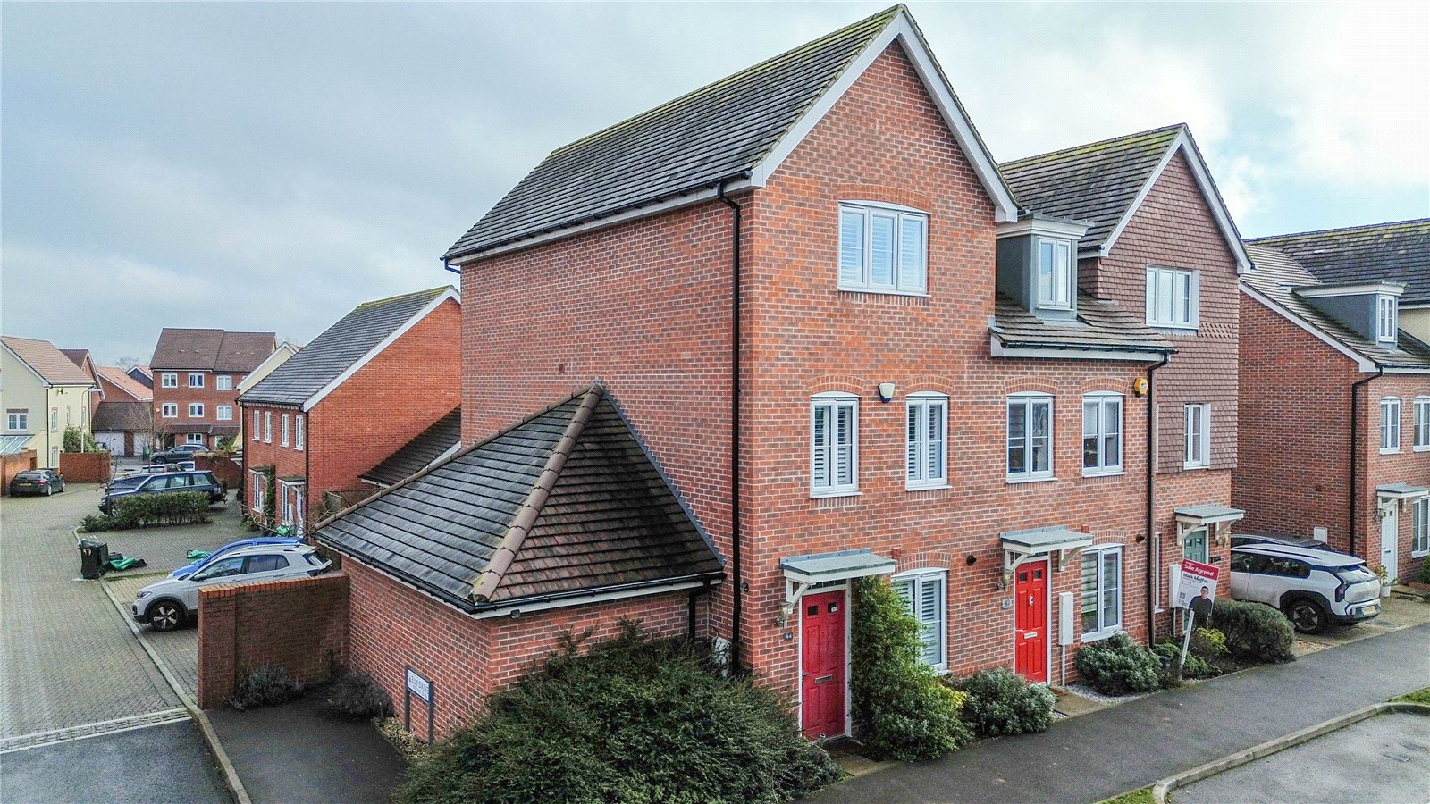 4 bedroom House for sale in Woodley, Reading, Berkshire