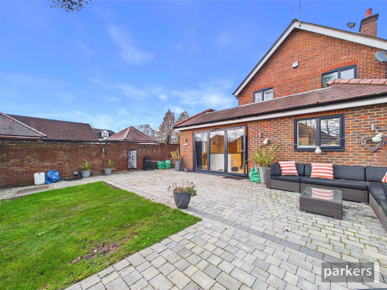 4 bedroom House for sale in Bath Road, Hare Hatch, Reading