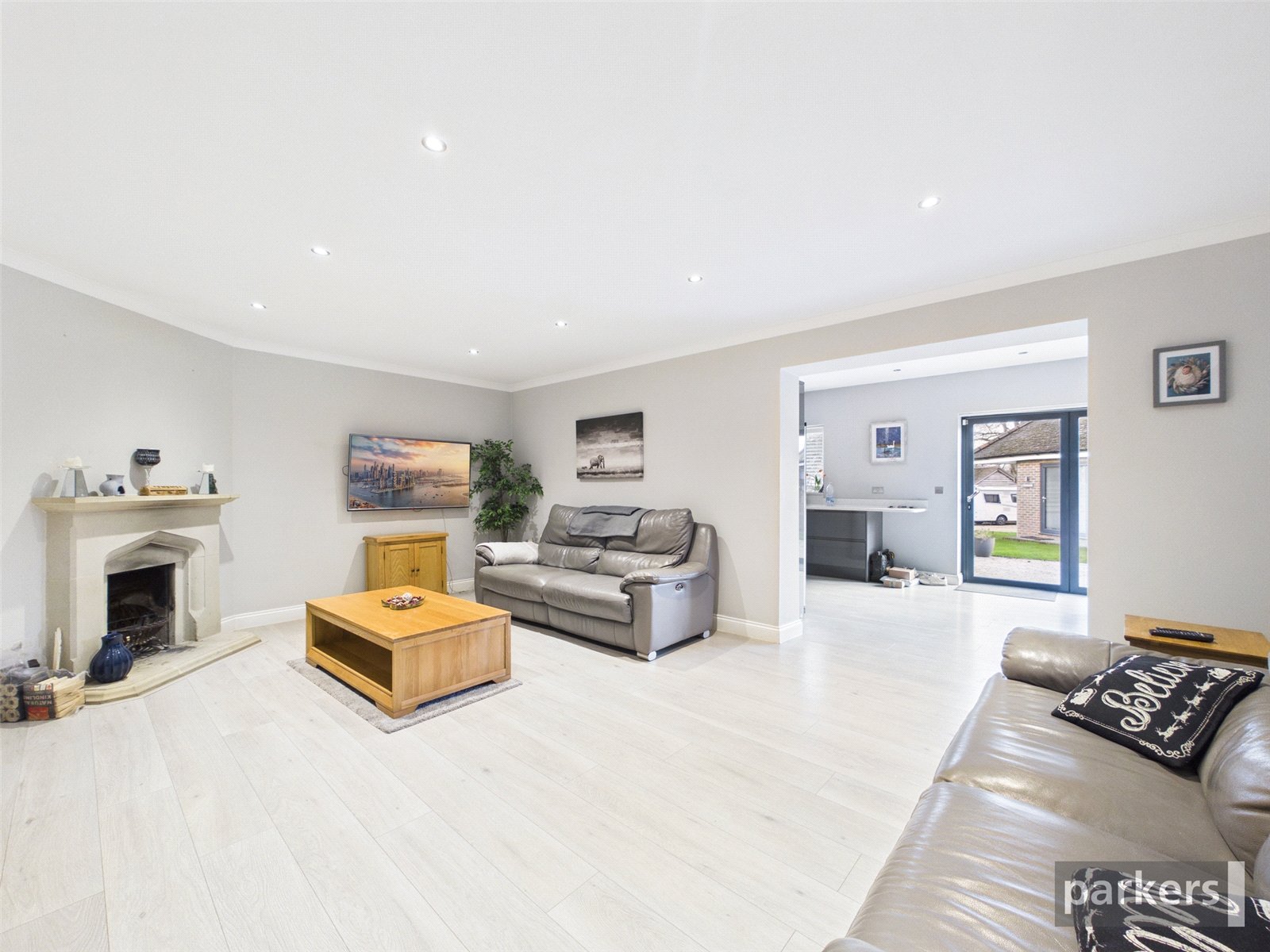 4 bedroom House for sale in Bath Road, Hare Hatch, Reading