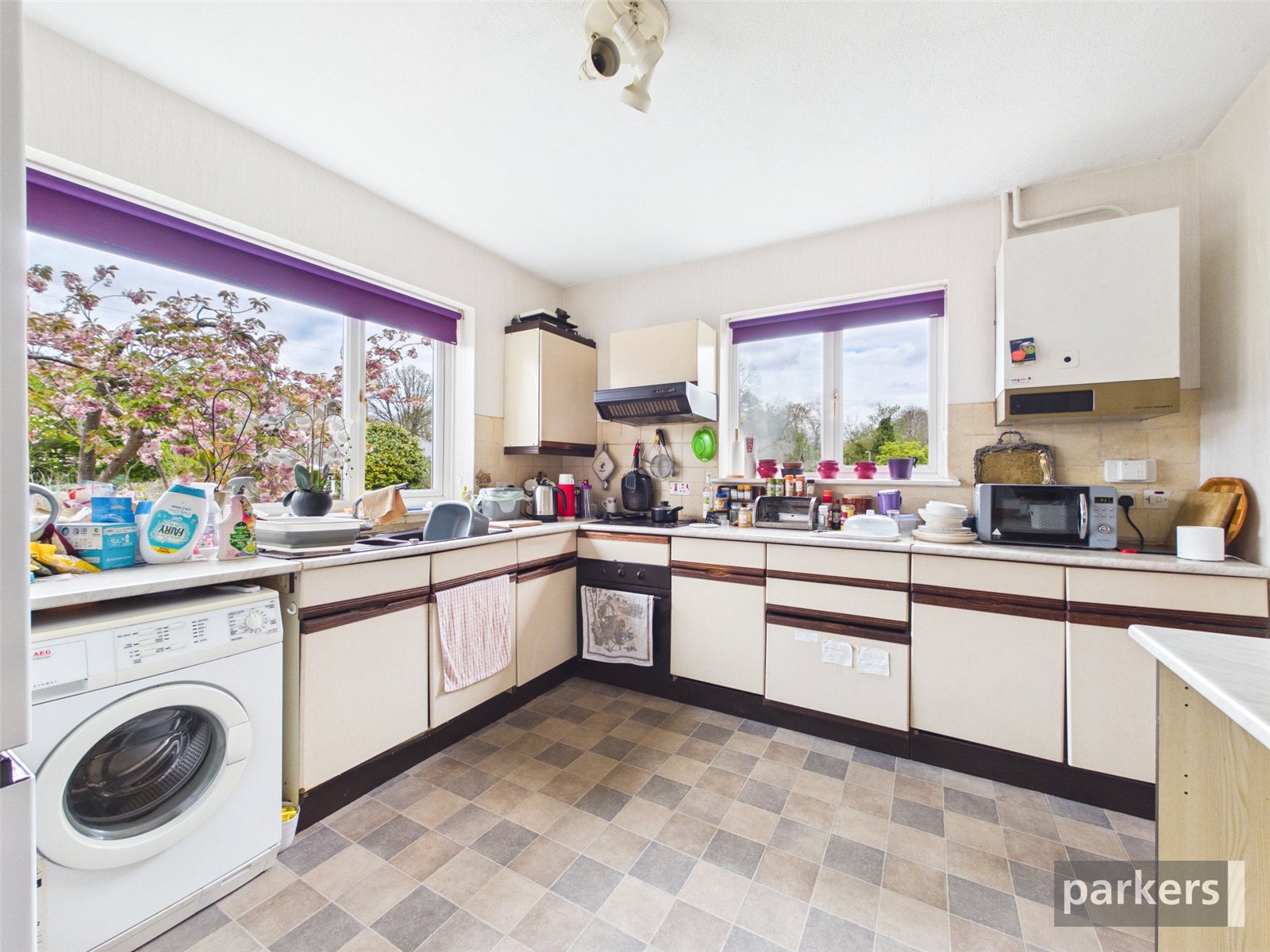 5 bedroom Bungalow for sale in Wokingham, Berkshire