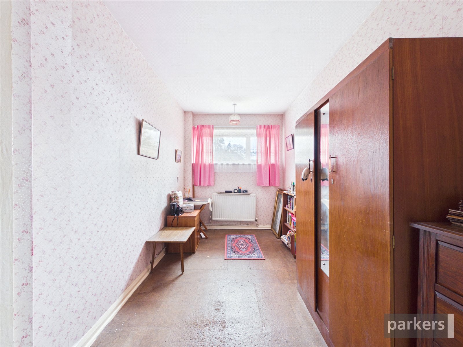 5 bedroom Bungalow for sale in Wokingham, Berkshire
