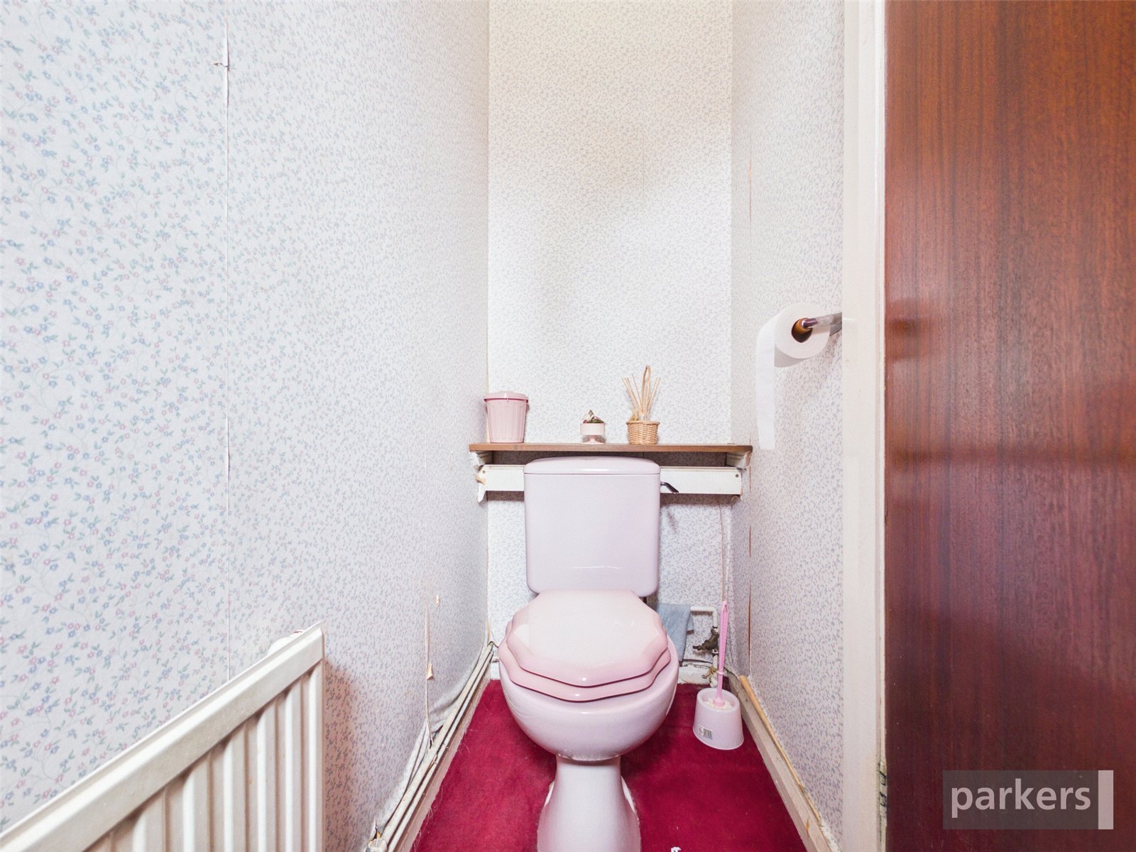 5 bedroom Bungalow for sale in Wokingham, Berkshire