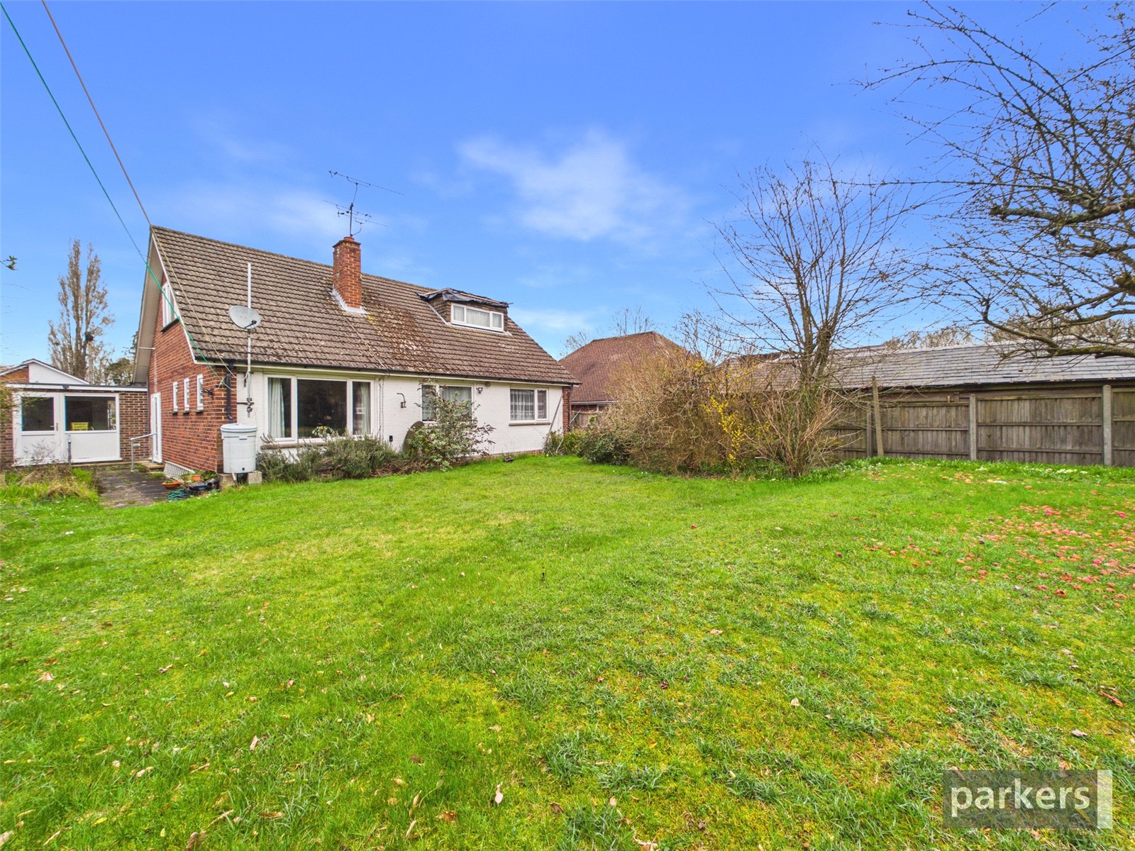 5 bedroom Bungalow for sale in Wokingham, Berkshire