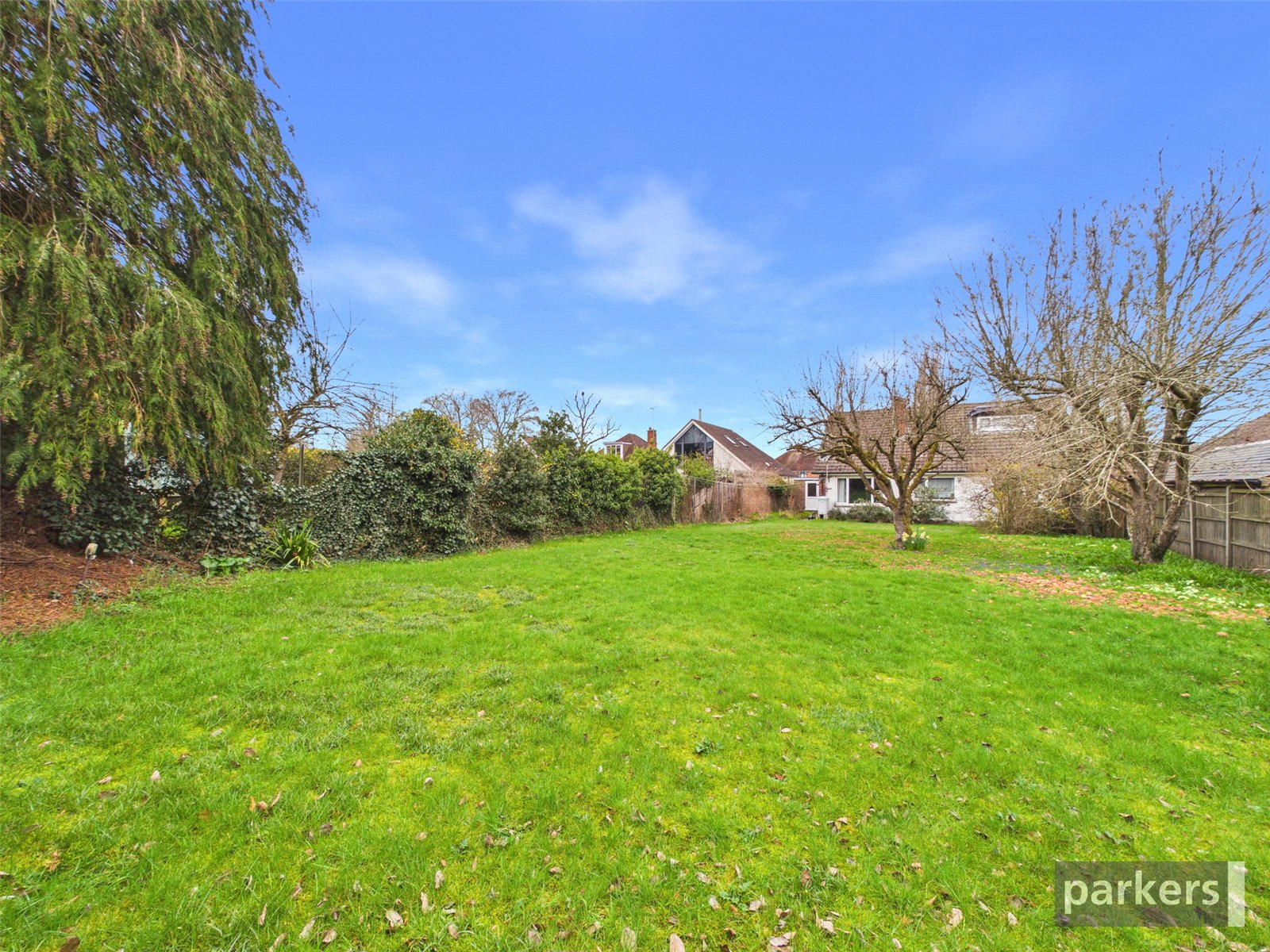 5 bedroom Bungalow for sale in Wokingham, Berkshire