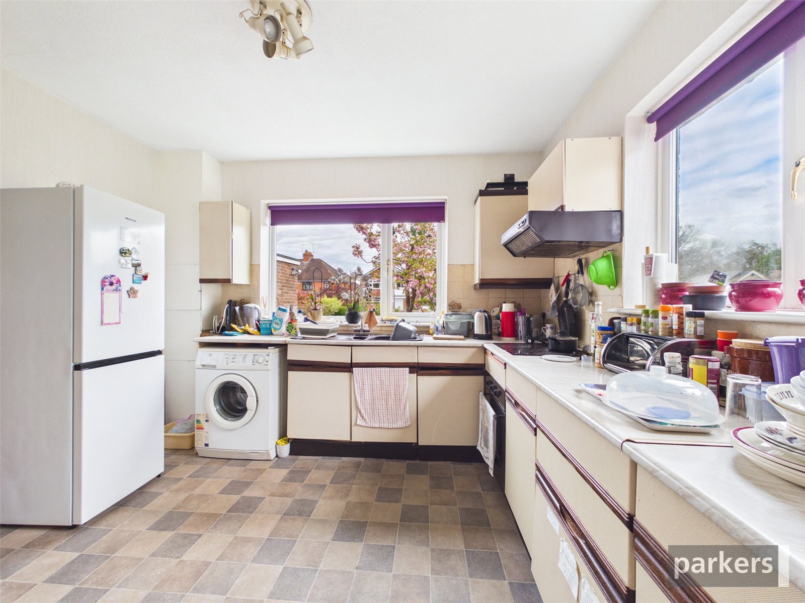 5 bedroom Bungalow for sale in Wokingham, Berkshire