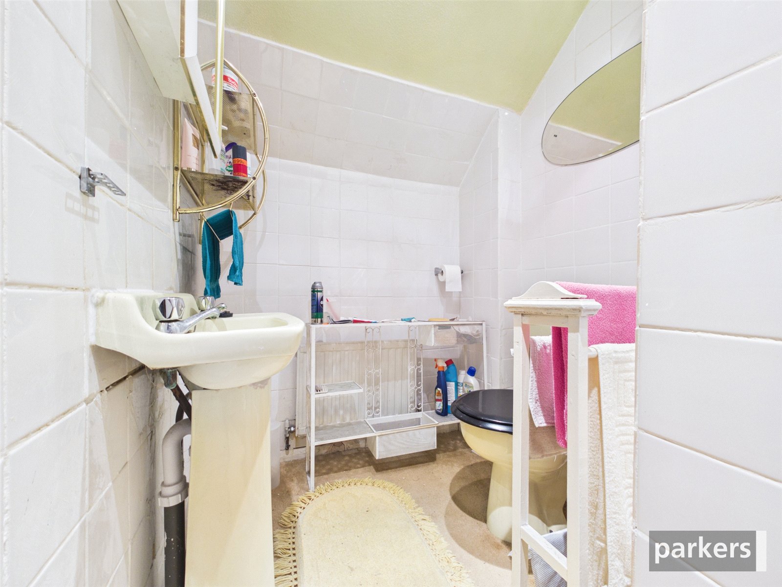 5 bedroom Bungalow for sale in Wokingham, Berkshire