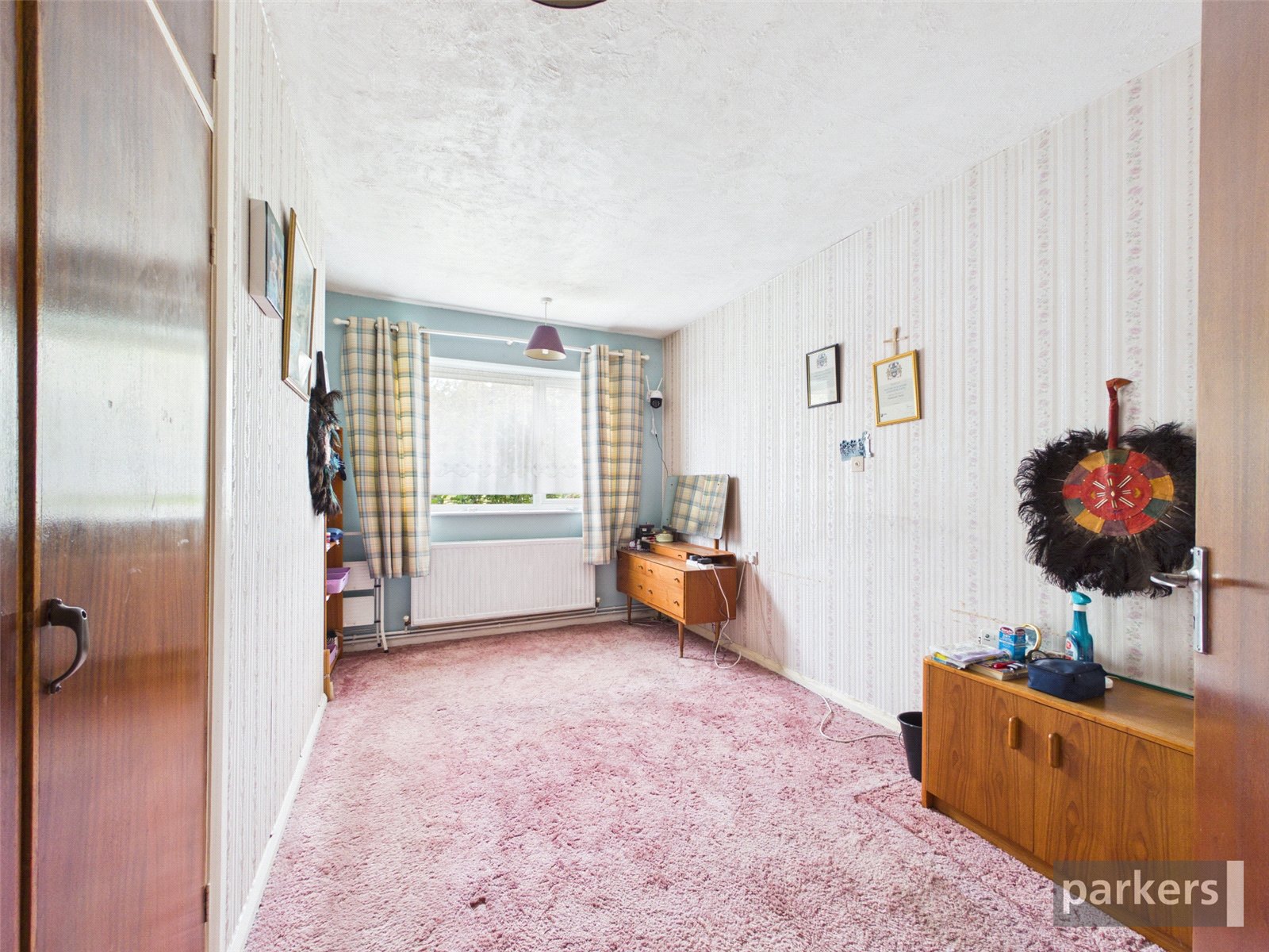 5 bedroom Bungalow for sale in Wokingham, Berkshire