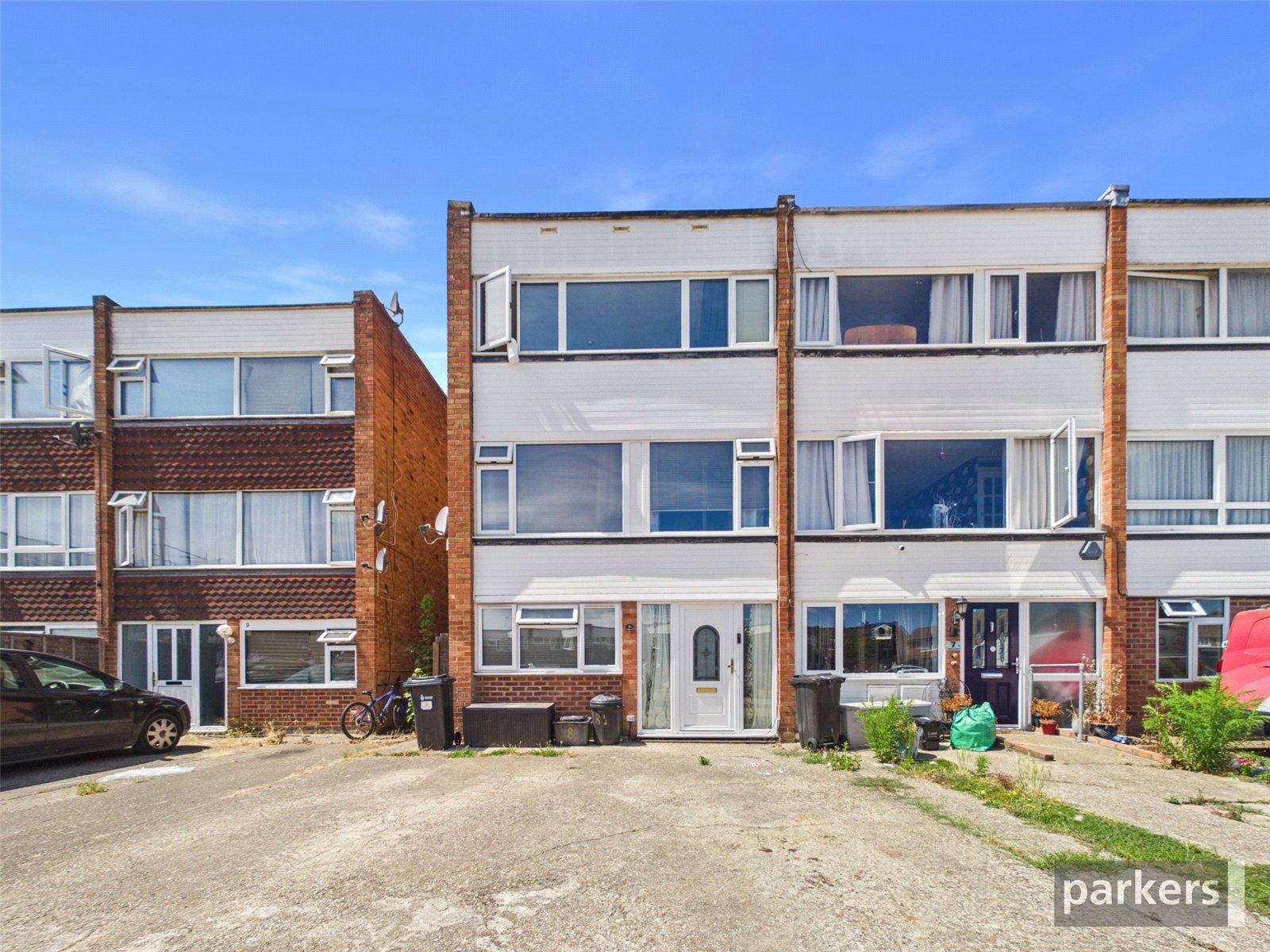 4 bedroom House for sale in Woodley, Reading, Berkshire