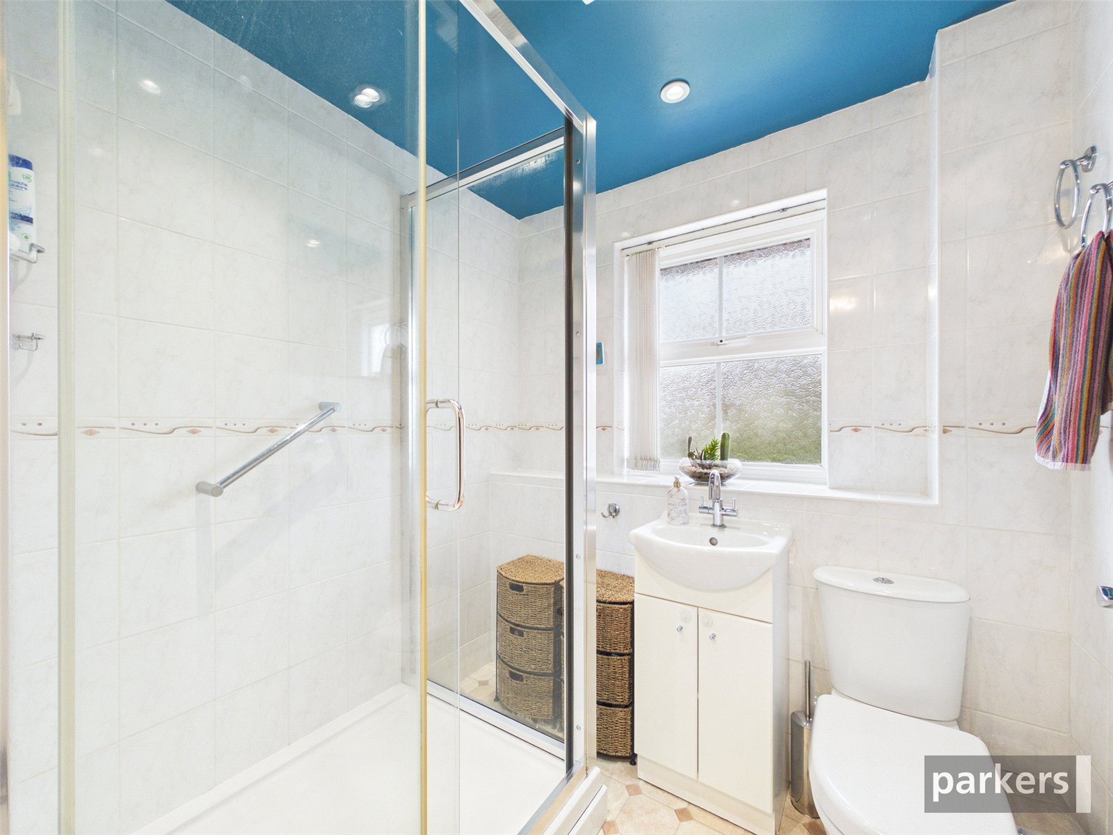 4 bedroom House for sale in Woodley, Berkshire