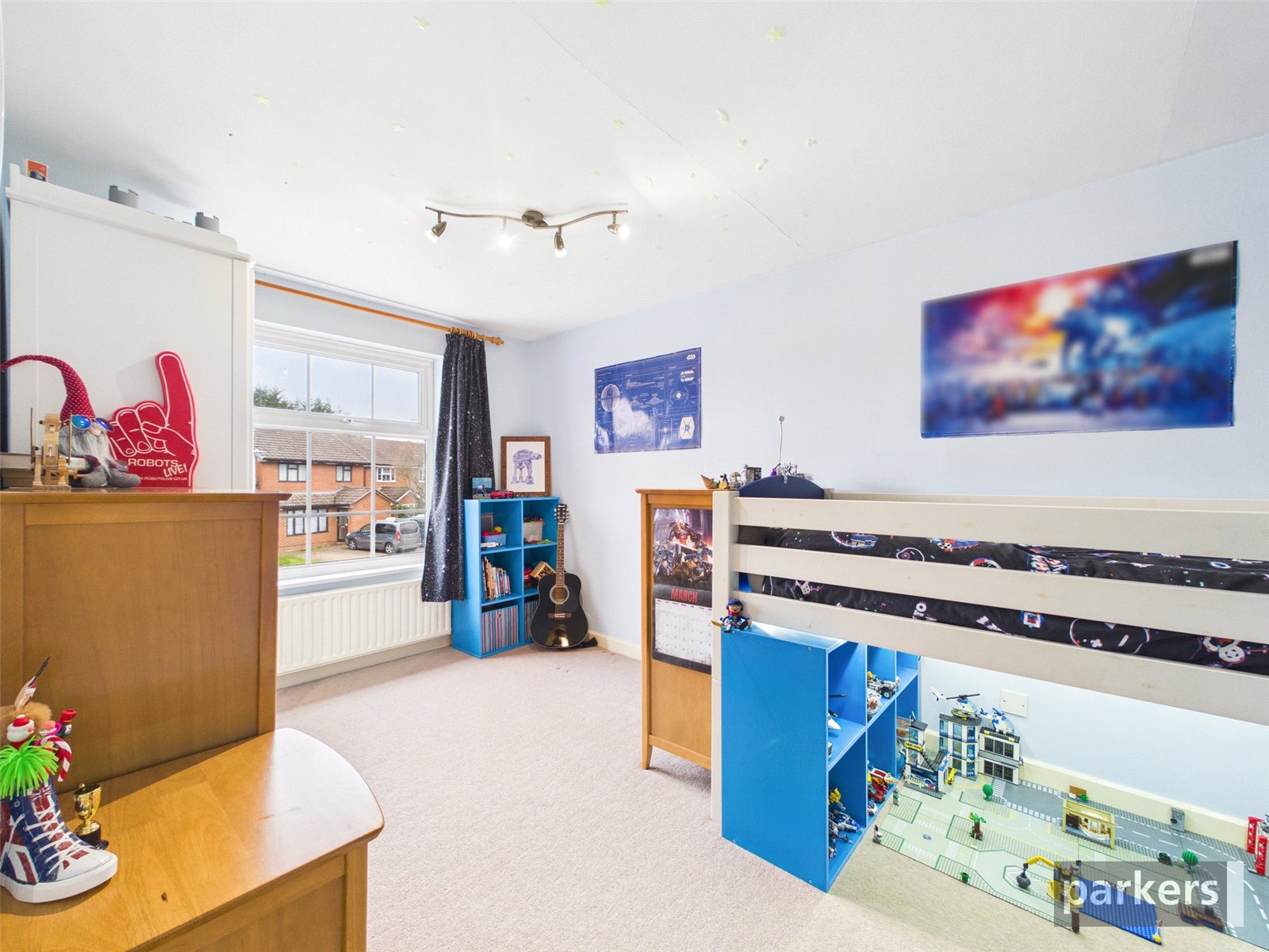 4 bedroom House for sale in Woodley, Berkshire