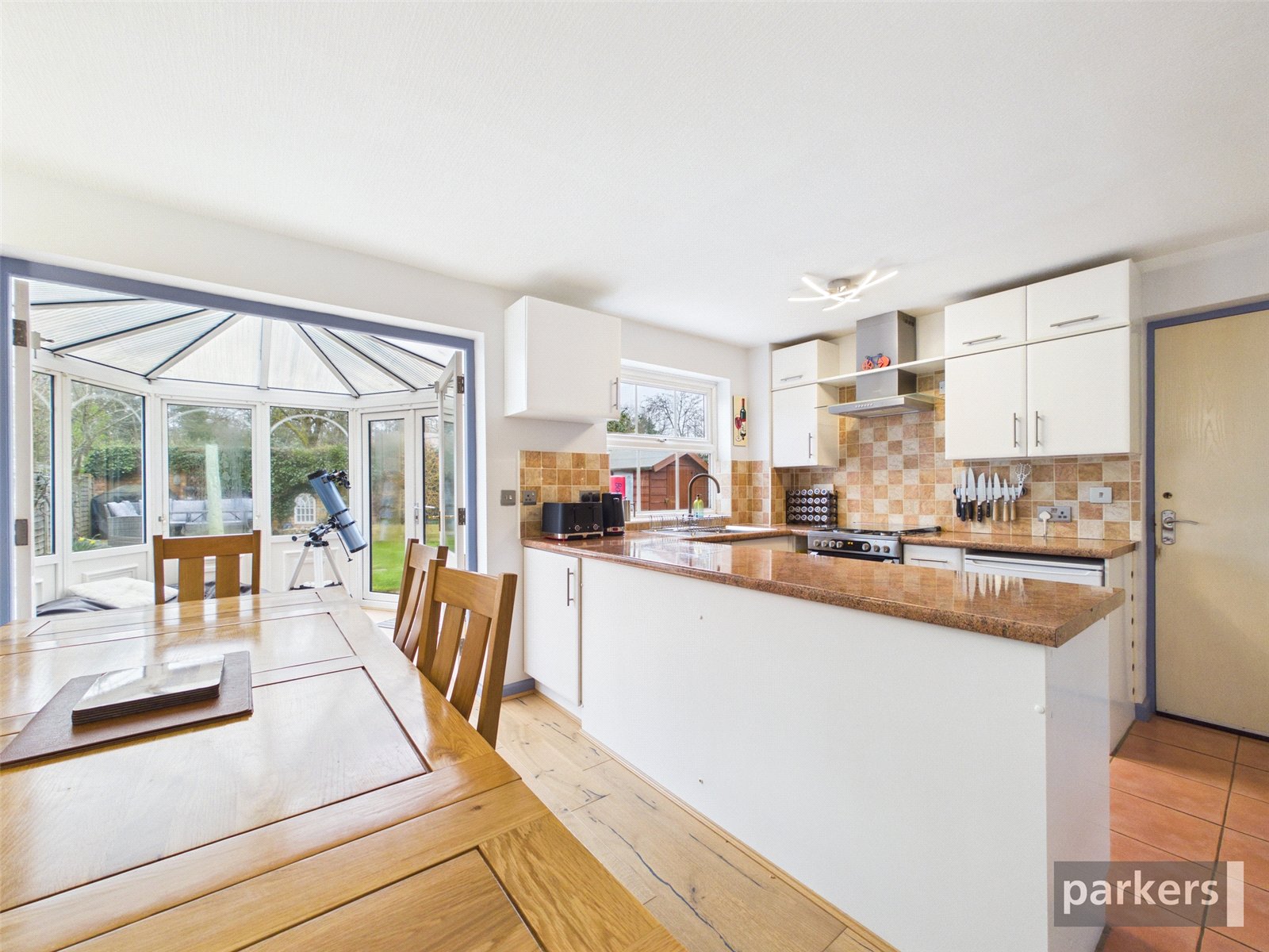 4 bedroom House for sale in Woodley, Berkshire