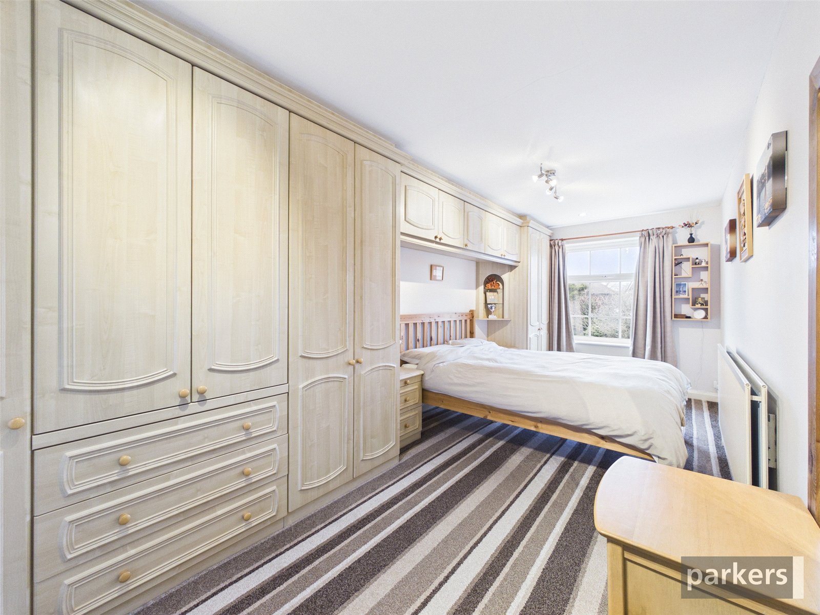 4 bedroom House for sale in Woodley, Berkshire