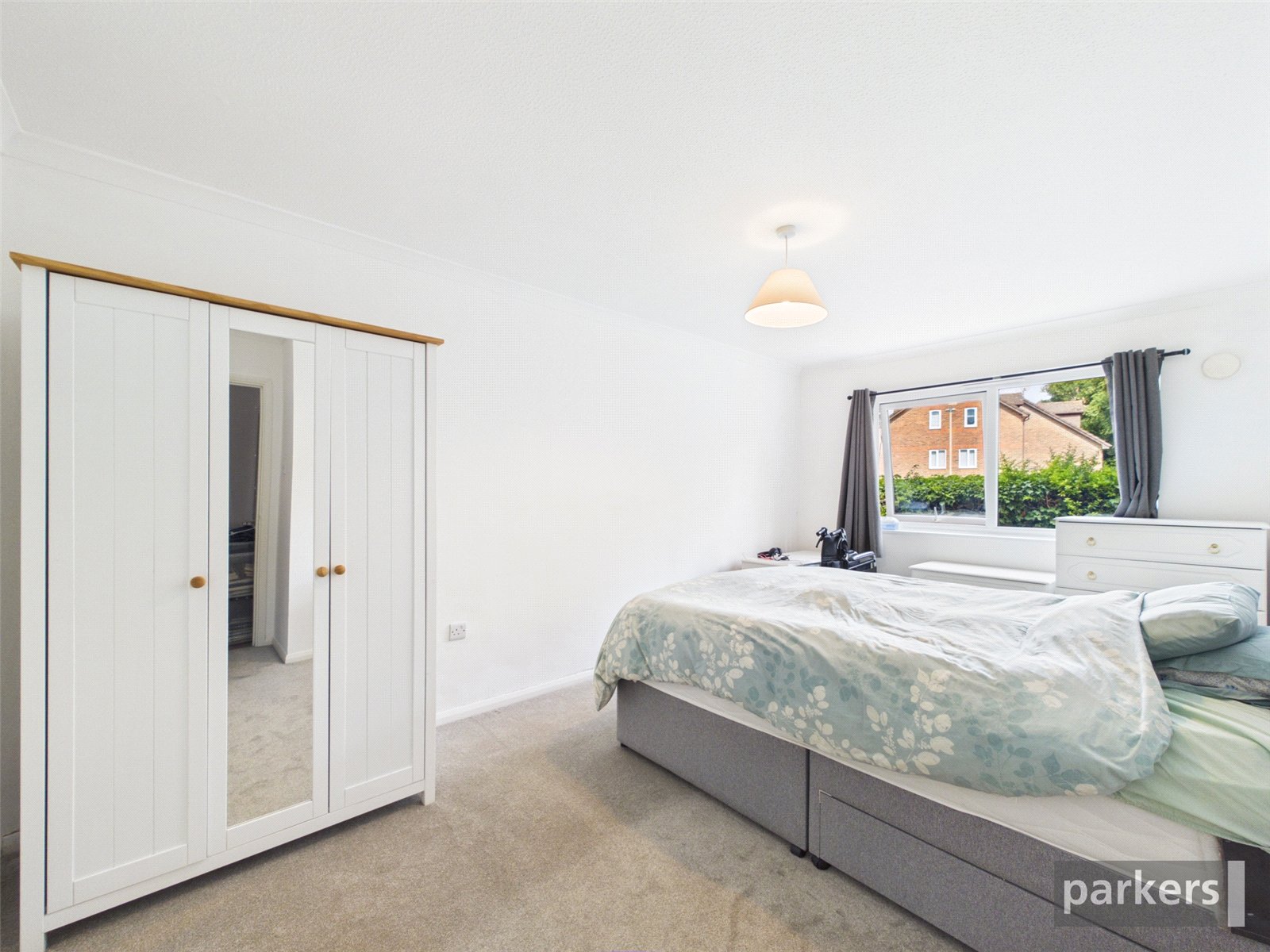 2 bedroom Flat for sale in Wokingham, Berkshire