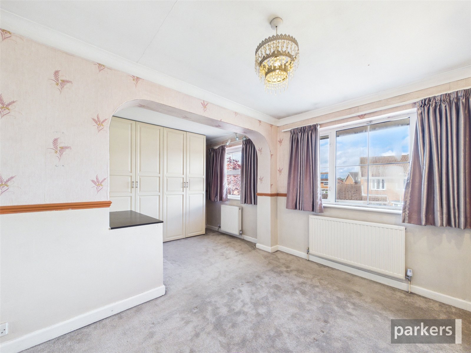 4 bedroom House for sale in Woodley, Reading, Berkshire