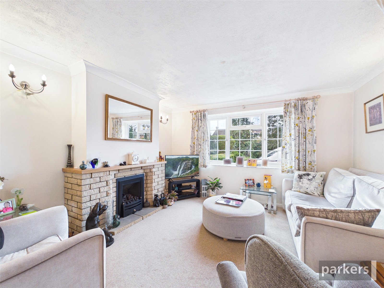 4 bedroom House for sale in Woodley, Reading, Berkshire