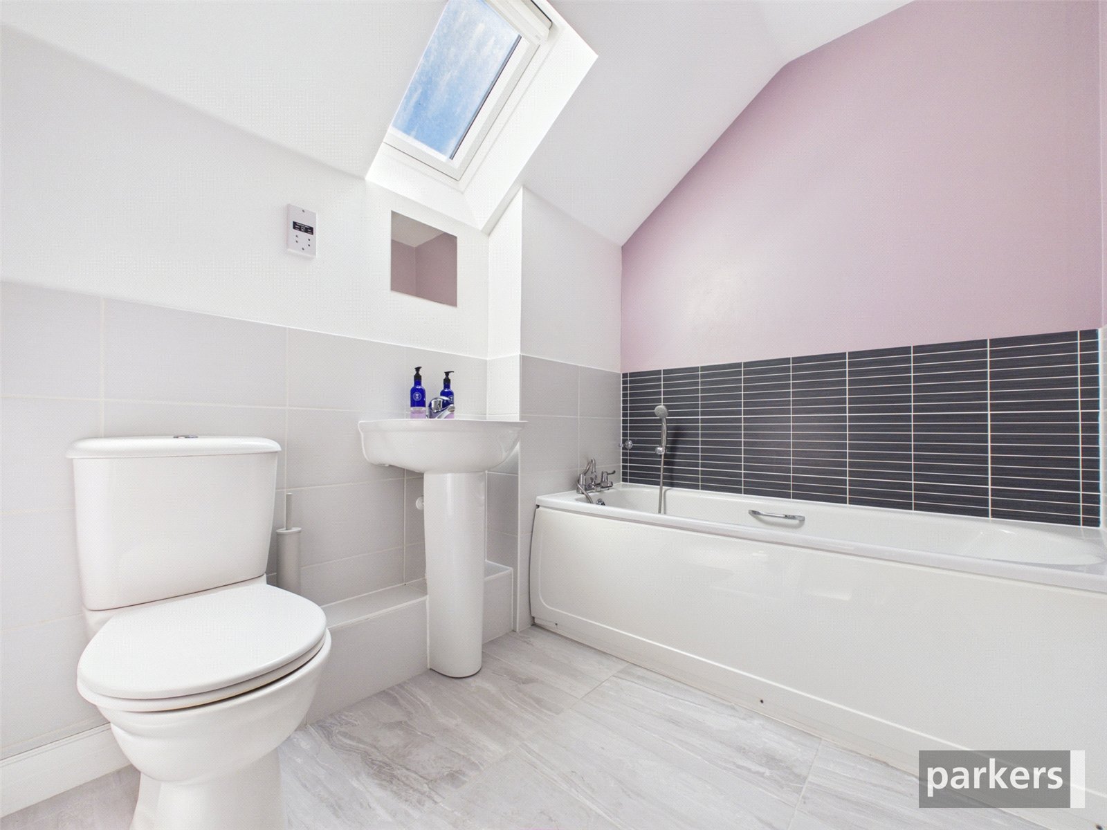 2 bedroom Flat for sale in Bracknell, Berkshire