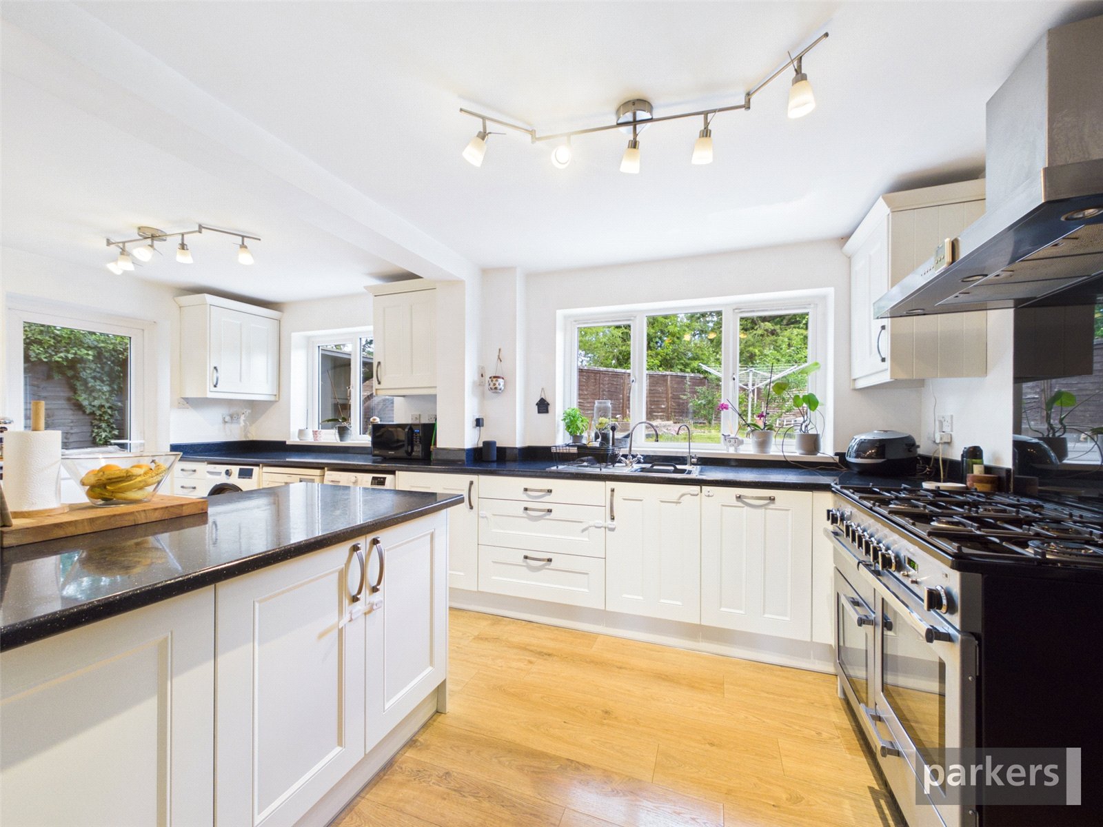 4 bedroom House for sale in Woodley, Reading, Berkshire